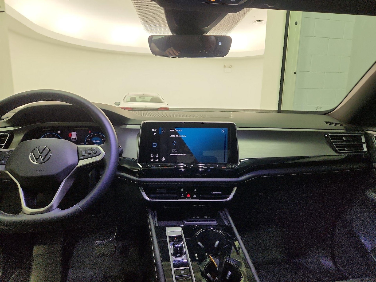 2024 Volkswagen Atlas Cross Sport SE w/Tech - Photo 10