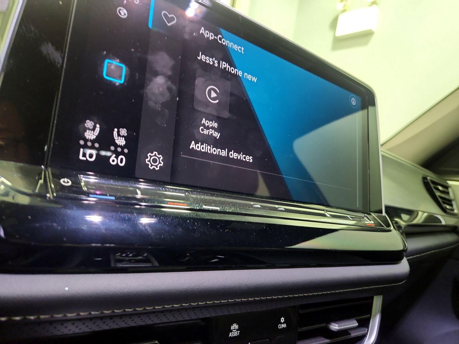 2024 Volkswagen Atlas Cross Sport SE w/Tech - Photo 15