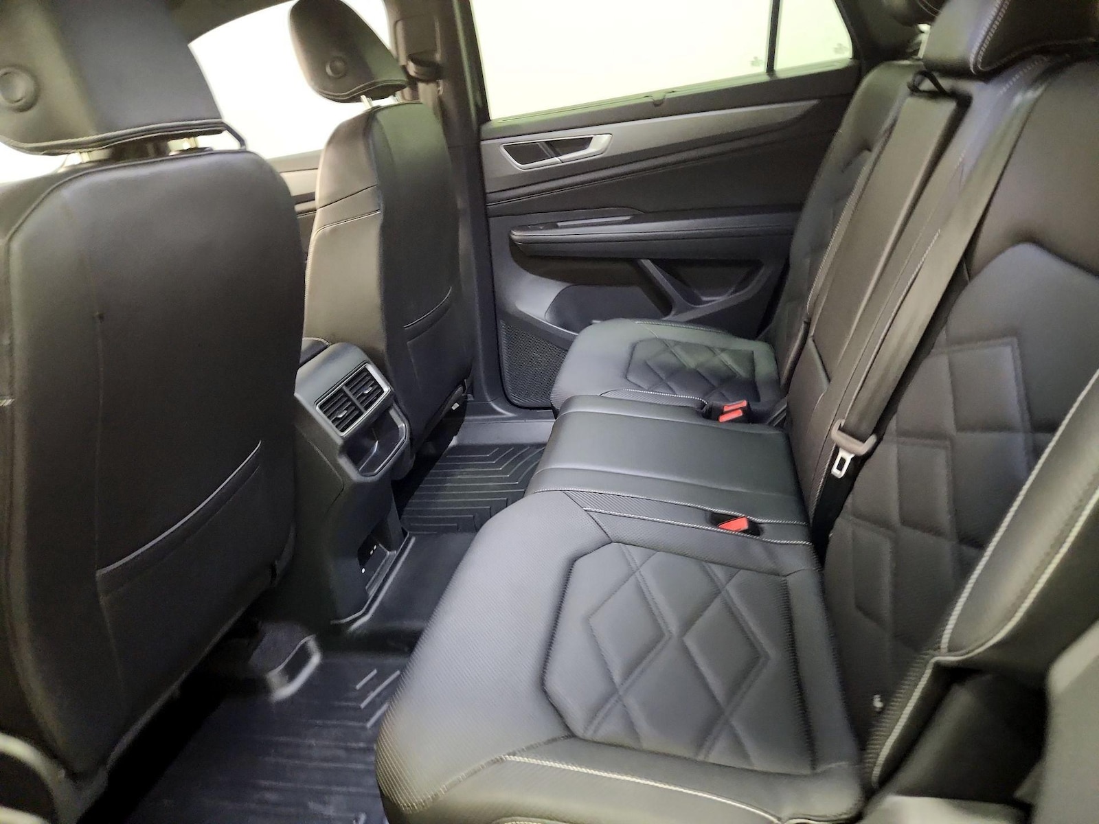 2024 Volkswagen Atlas Cross Sport SE w/Tech - Photo 19