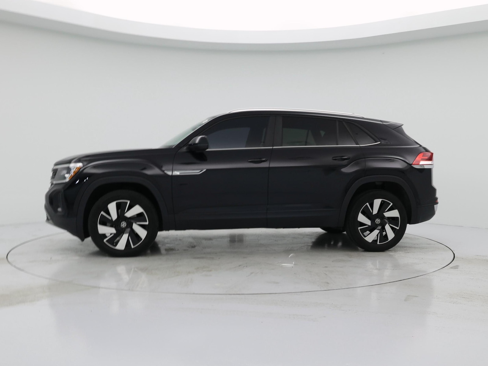 2024 Volkswagen Atlas Cross Sport SE w/Tech - Photo 4