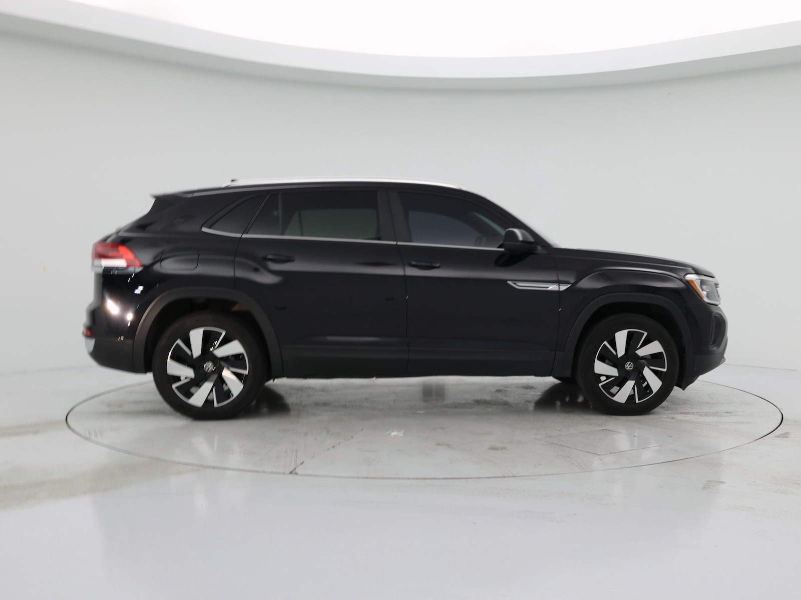 2024 Volkswagen Atlas Cross Sport SE w/Tech - Photo 8