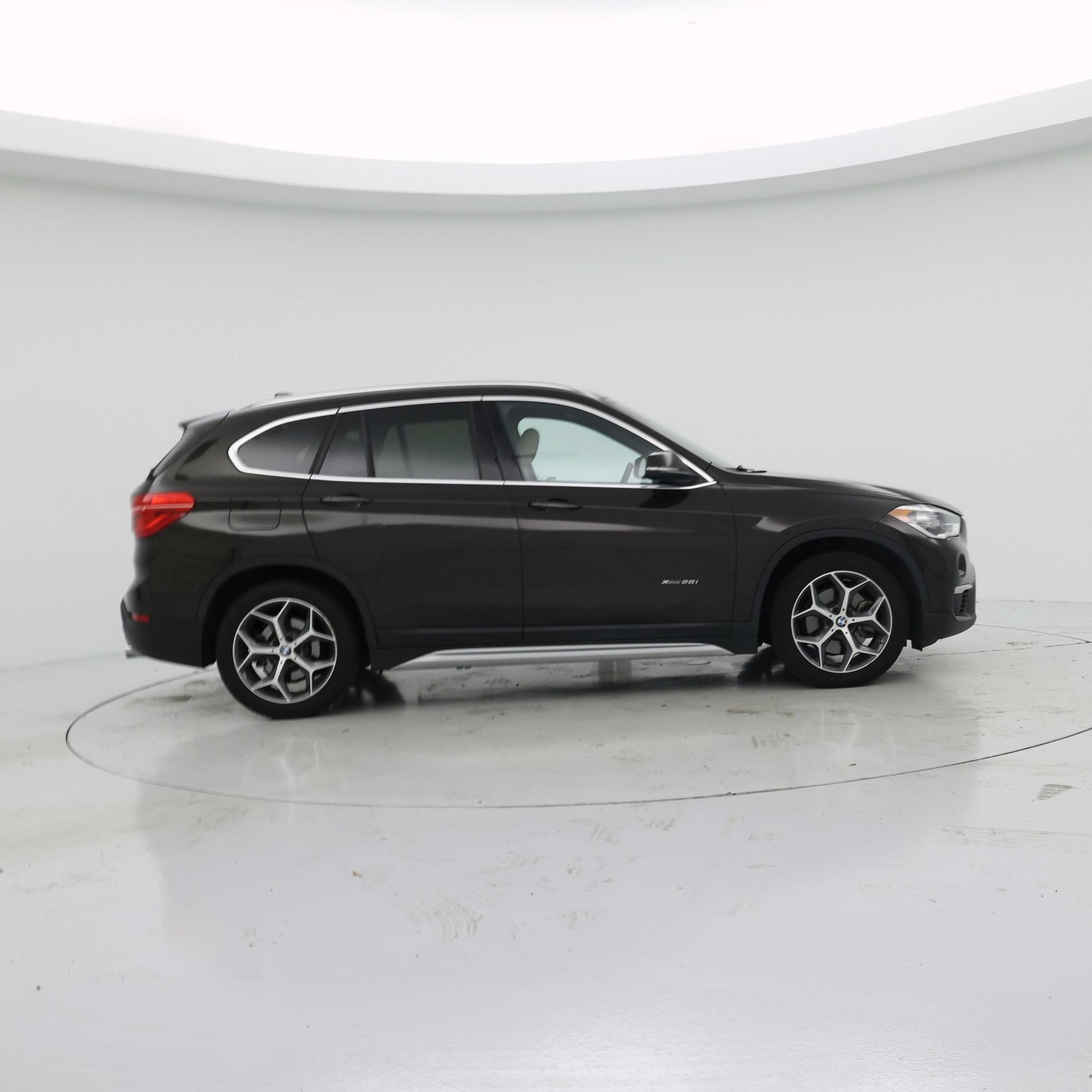 Thumbnail: 2017 BMW X1 - 7
