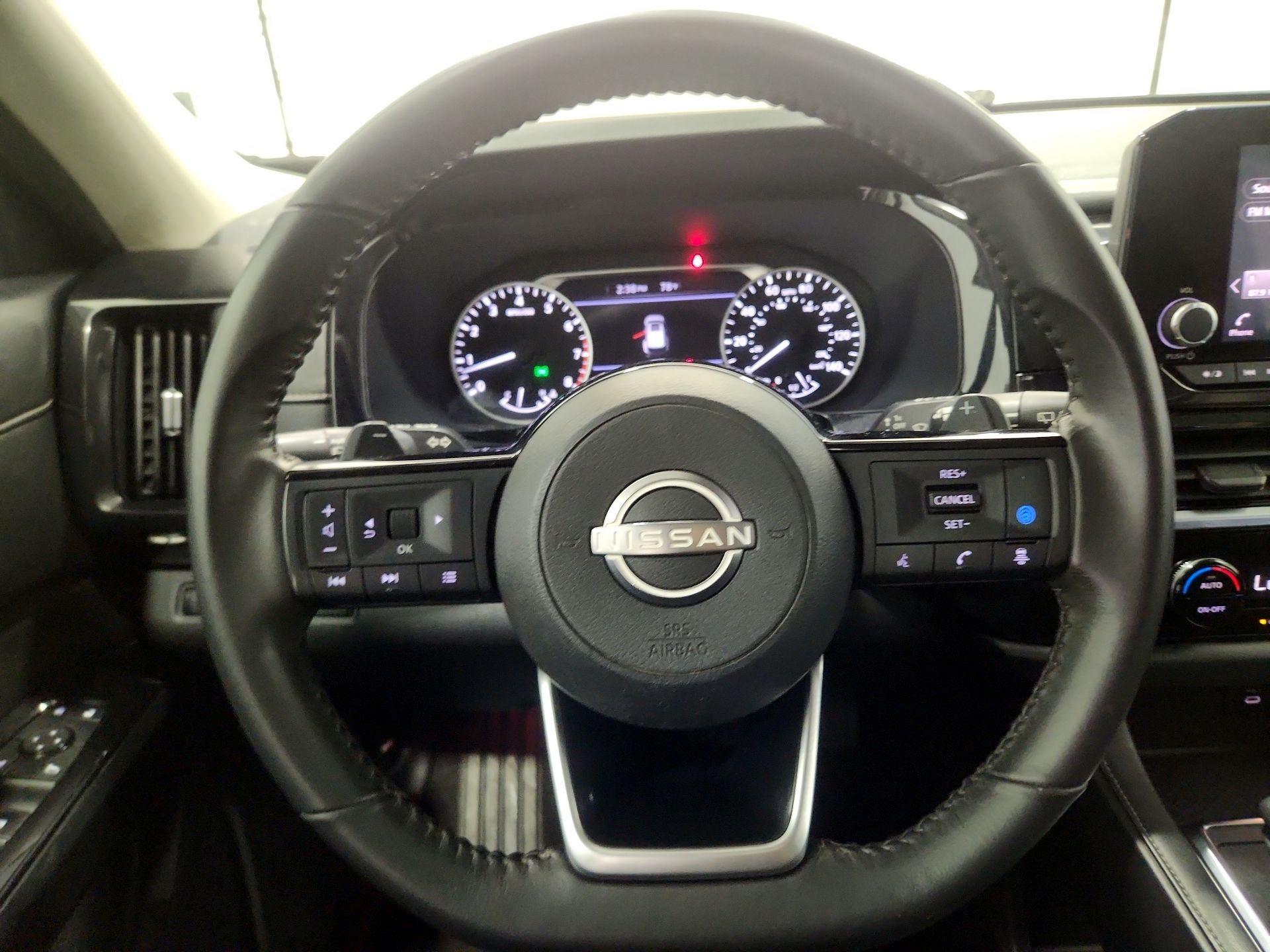 Thumbnail: 2022 Nissan Pathfinder - 10