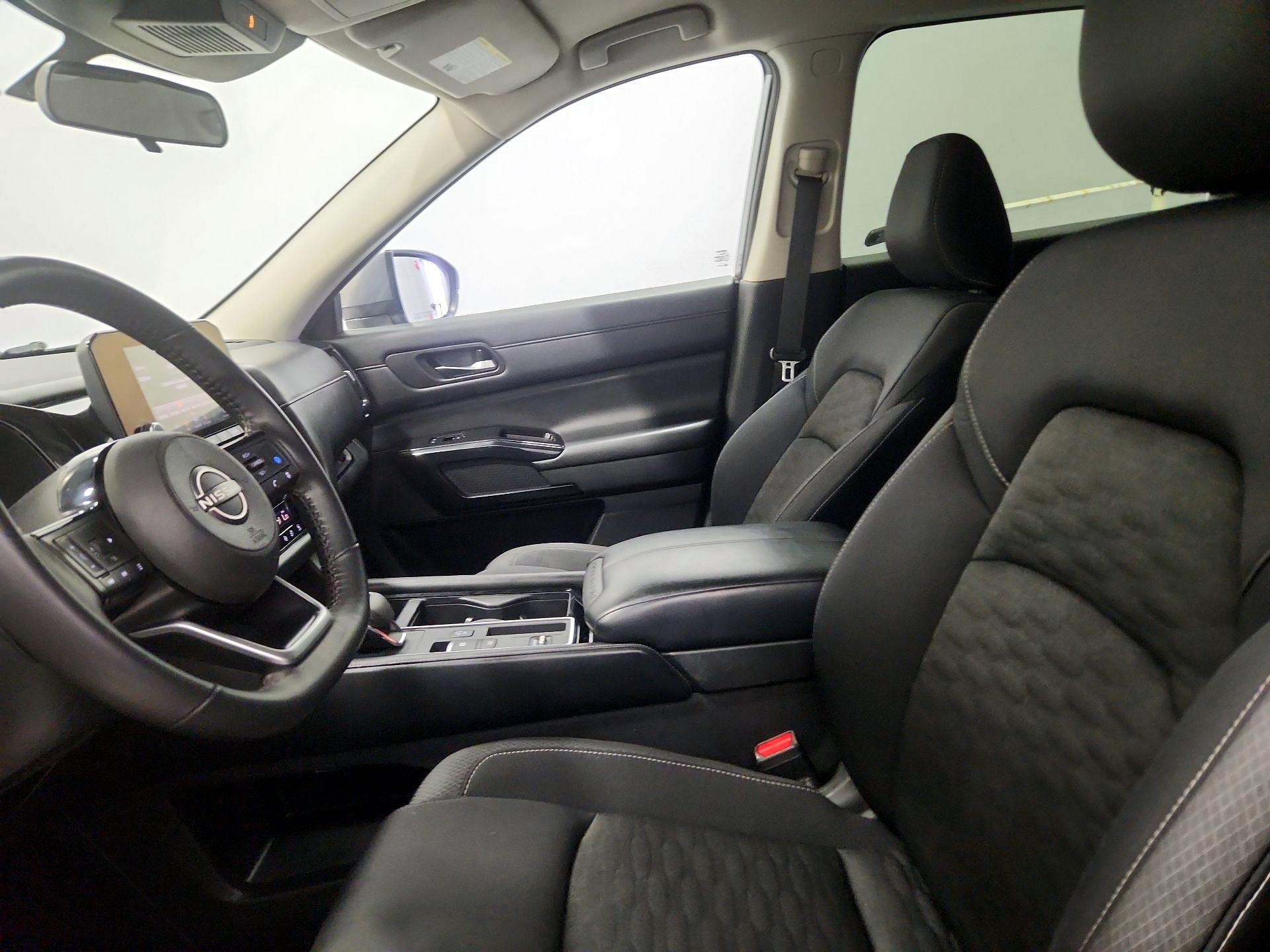 Thumbnail: 2022 Nissan Pathfinder - 11