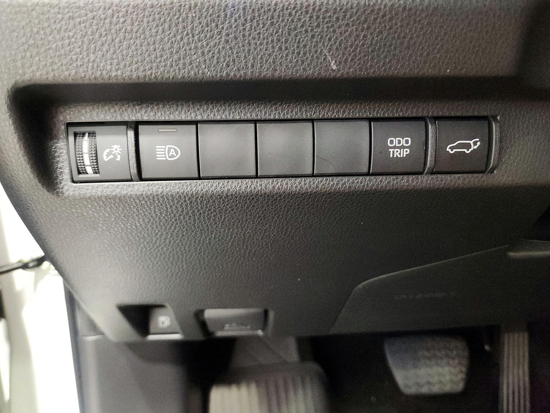 Thumbnail: 2023 Toyota RAV4 - 13