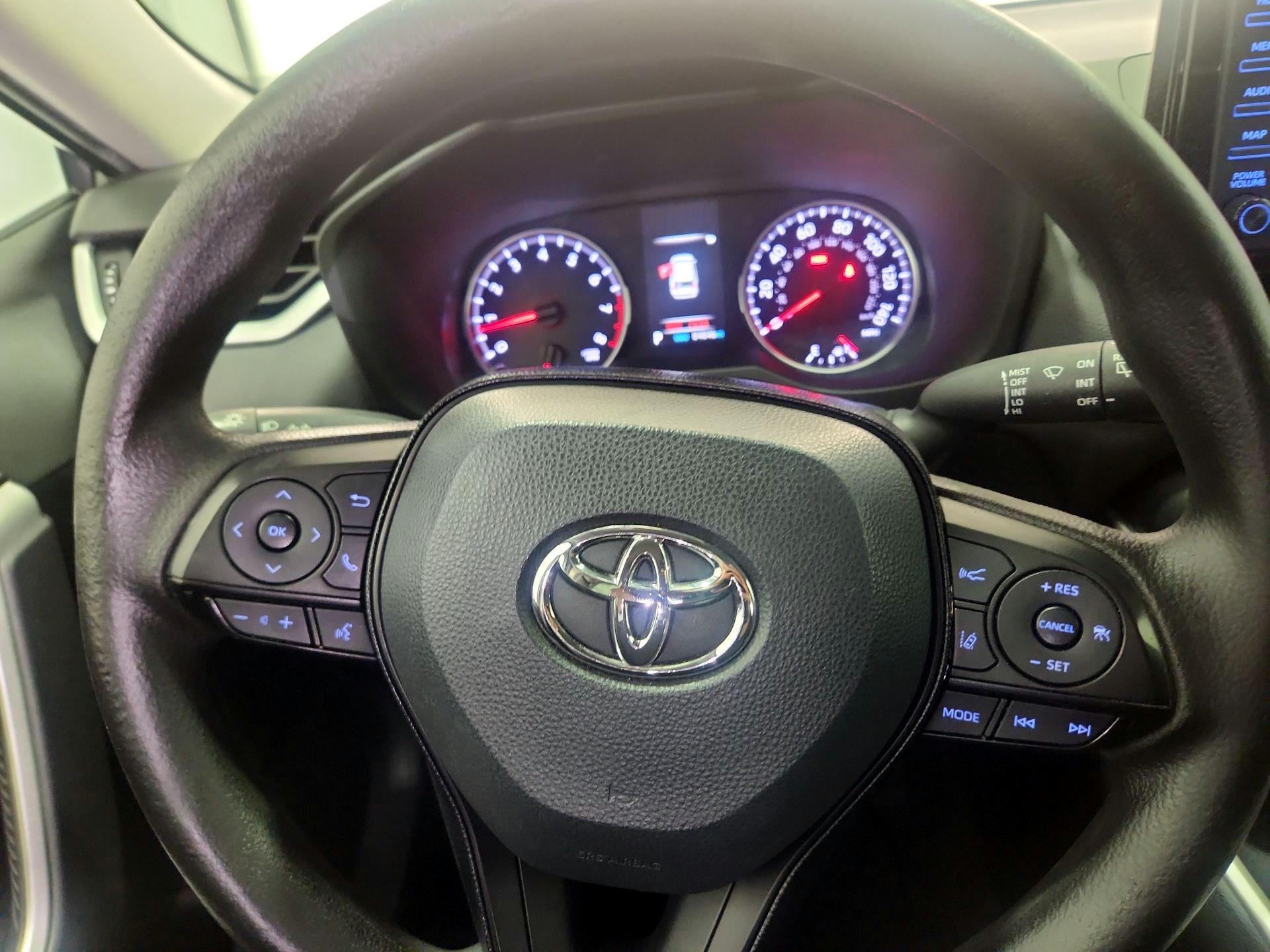 Thumbnail: 2021 Toyota RAV4 - 10