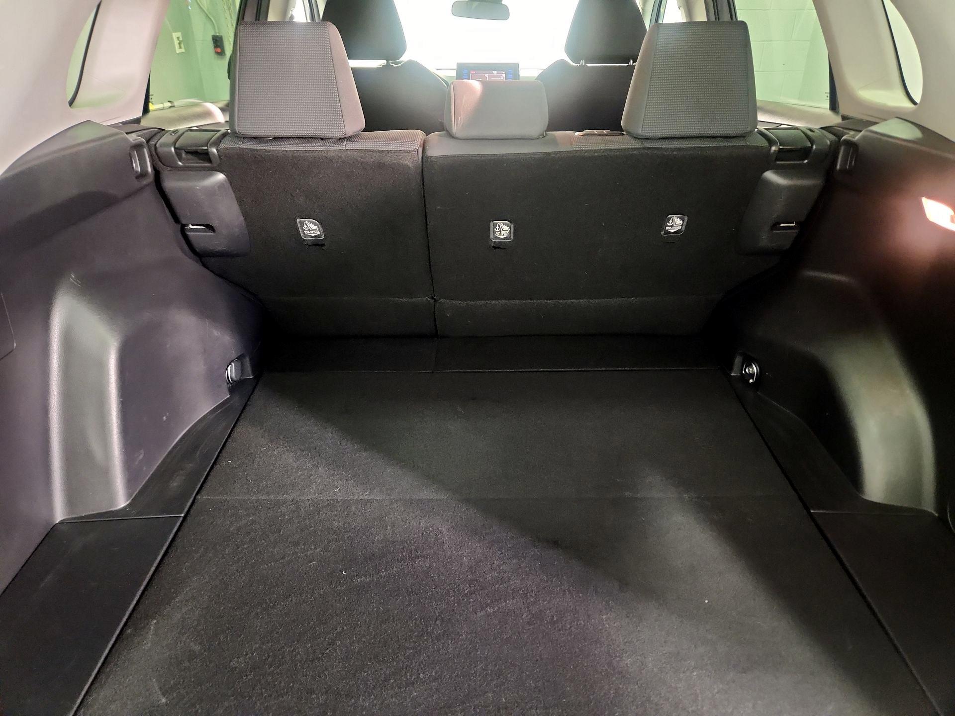 Thumbnail: 2021 Toyota RAV4 - 20