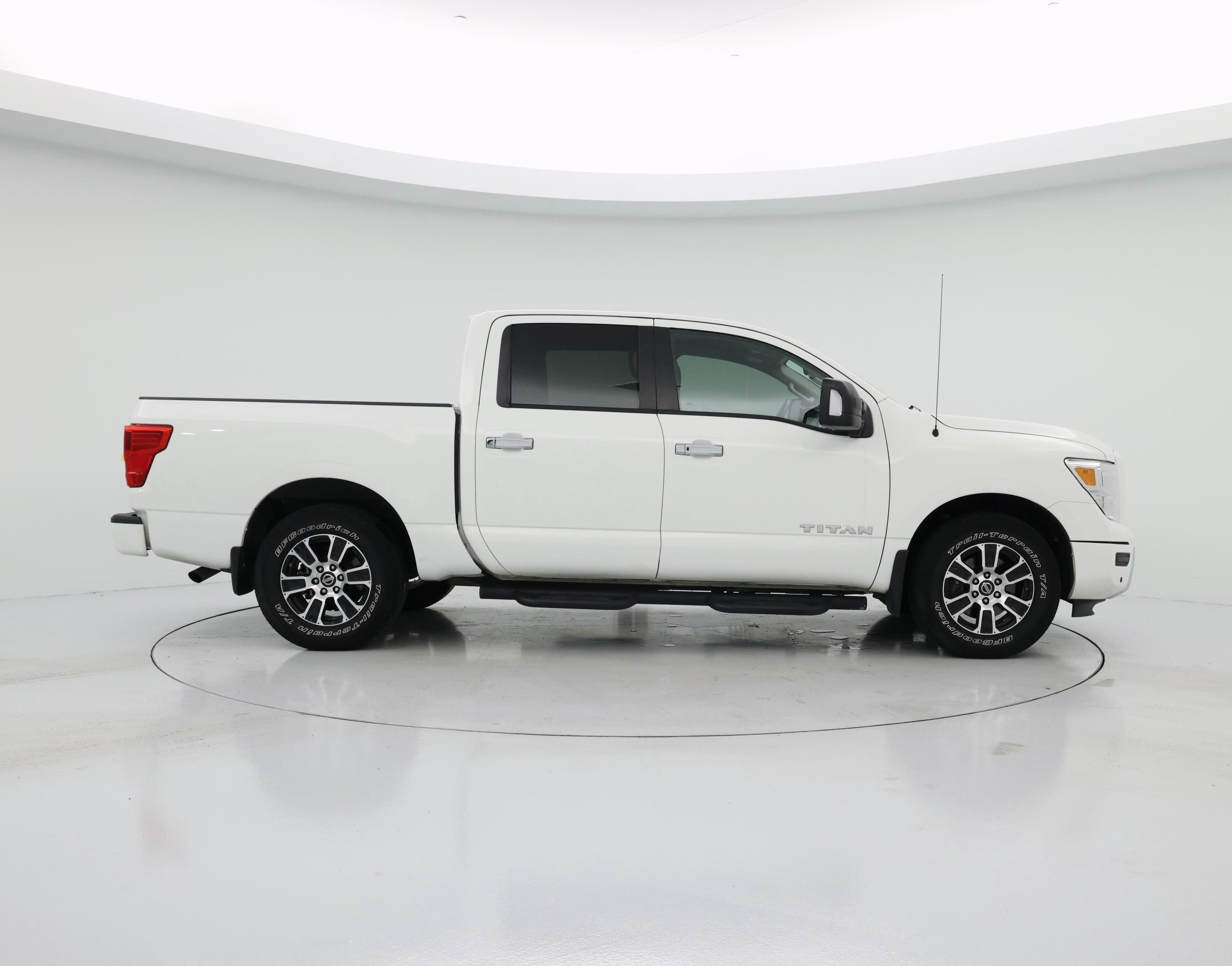 Thumbnail: 2021 Nissan Titan - 7