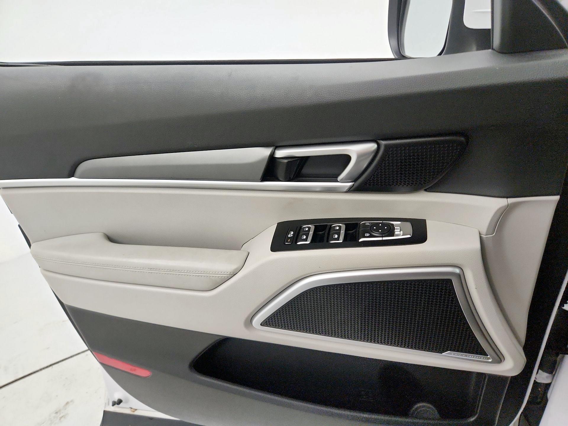 Thumbnail: 2022 Kia Telluride - 12