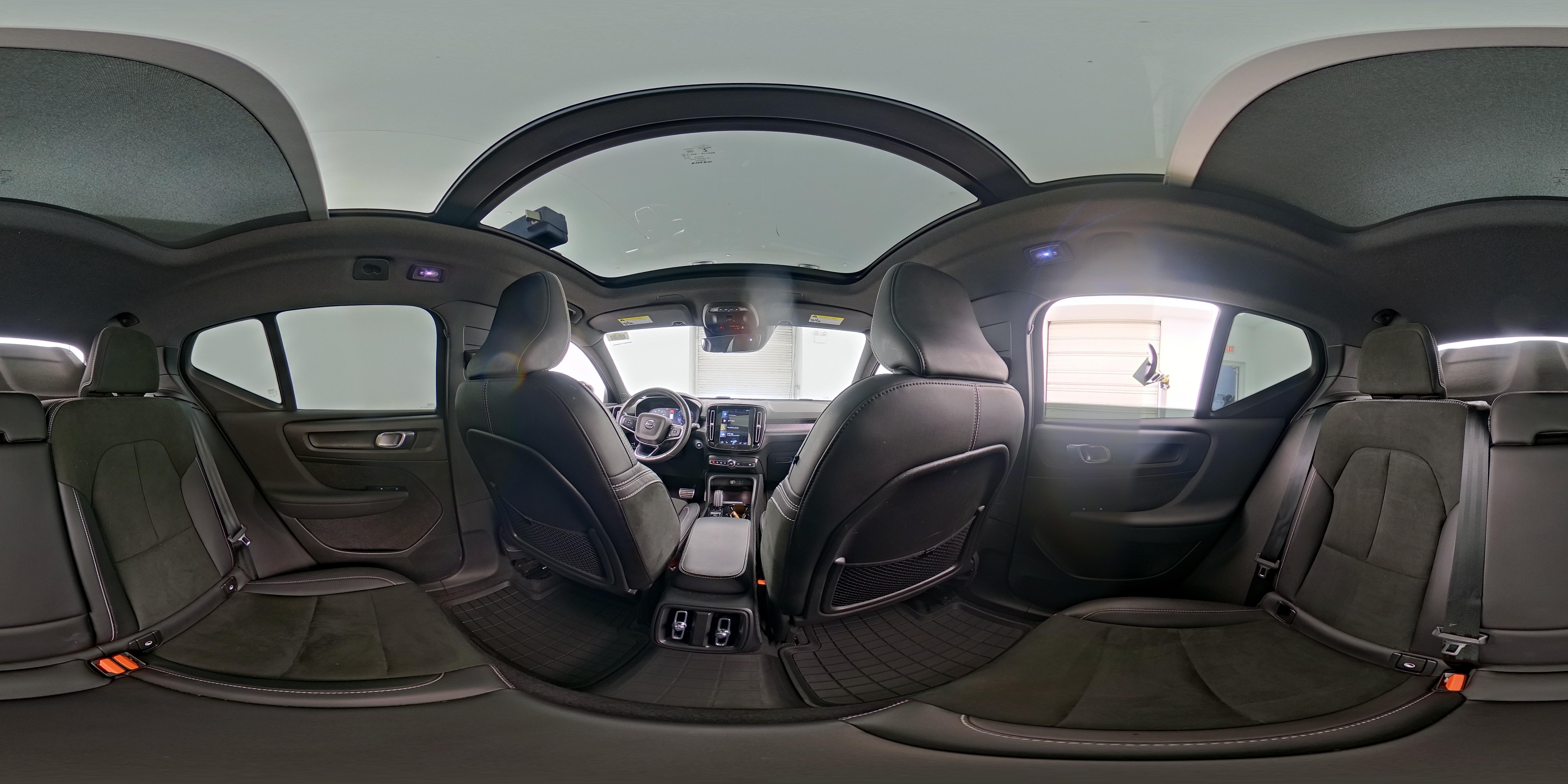 2021 Volvo XC40 R-Design - Photo 27
