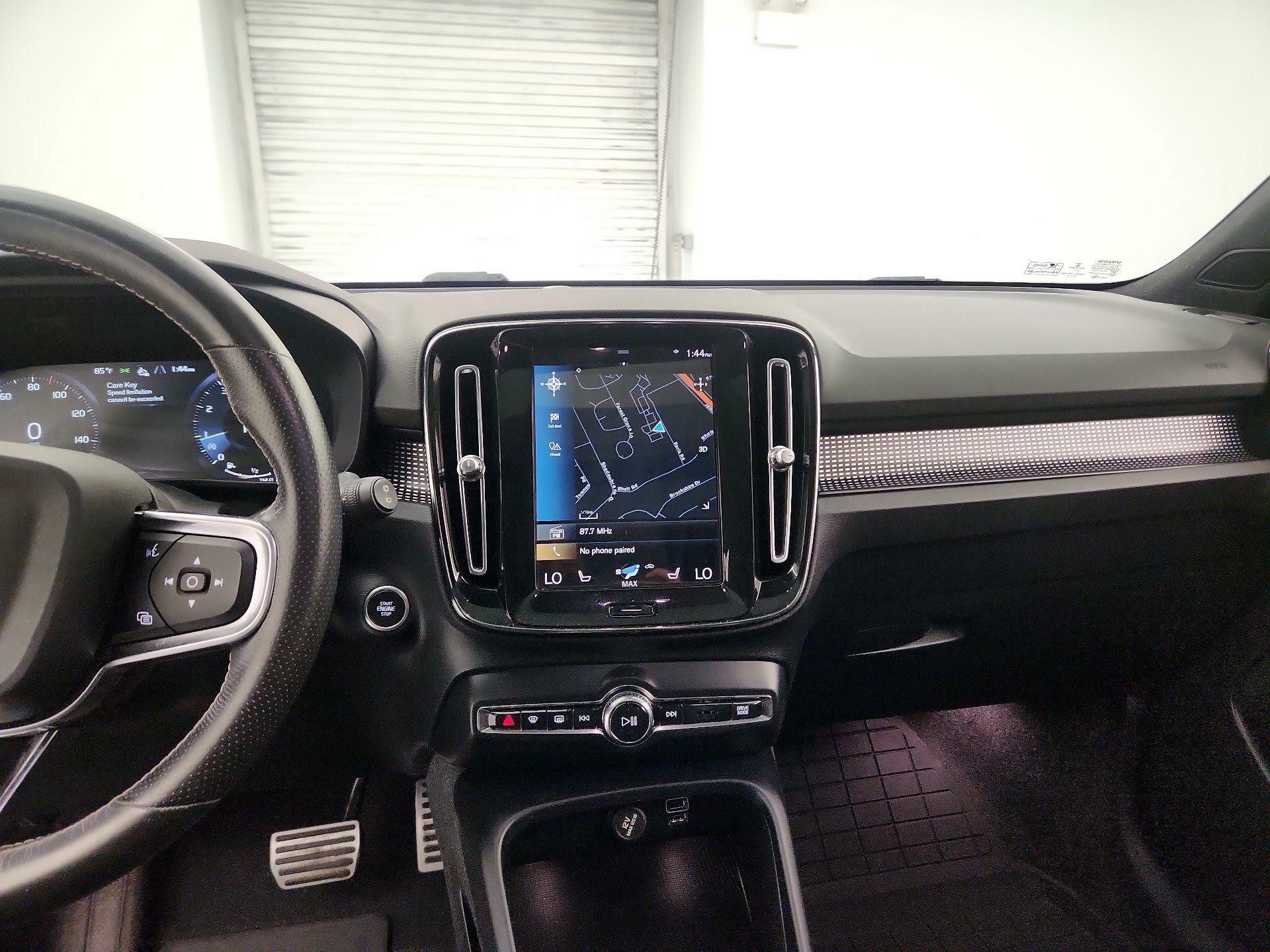 Thumbnail: 2021 Volvo XC40 - 9