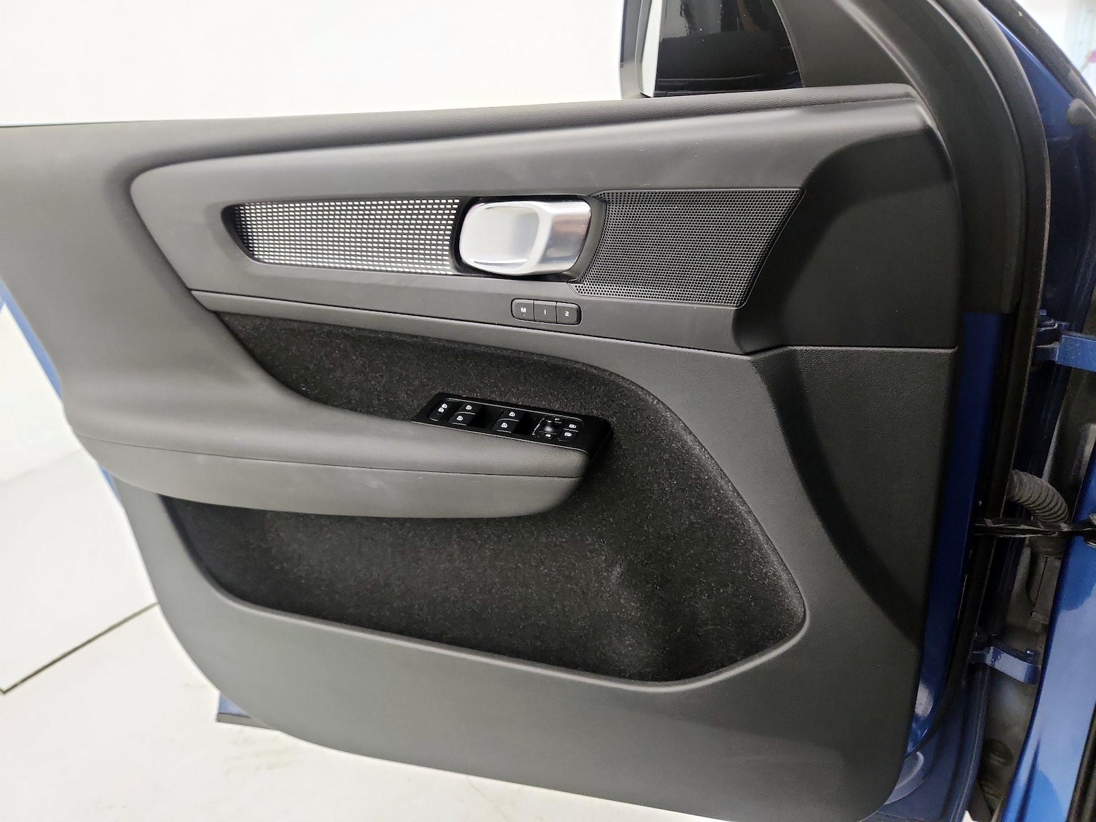 2021 Volvo XC40 R-Design - Photo 13