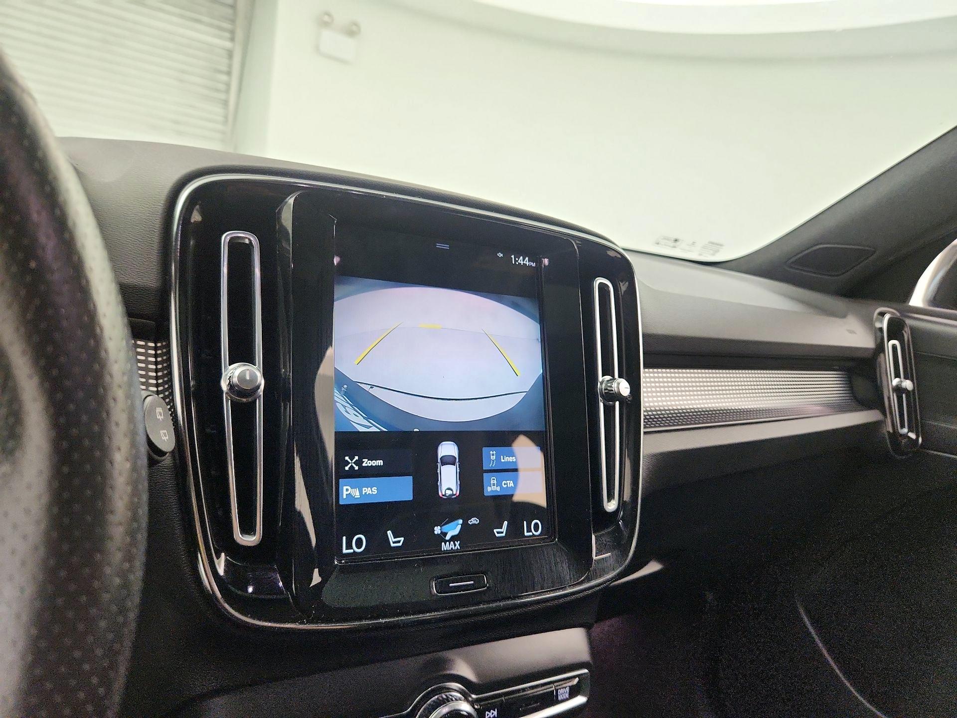 Thumbnail: 2021 Volvo XC40 - 15