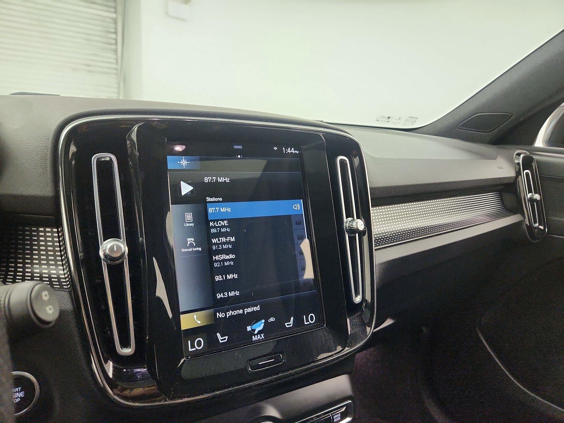 Thumbnail: 2021 Volvo XC40 - 16