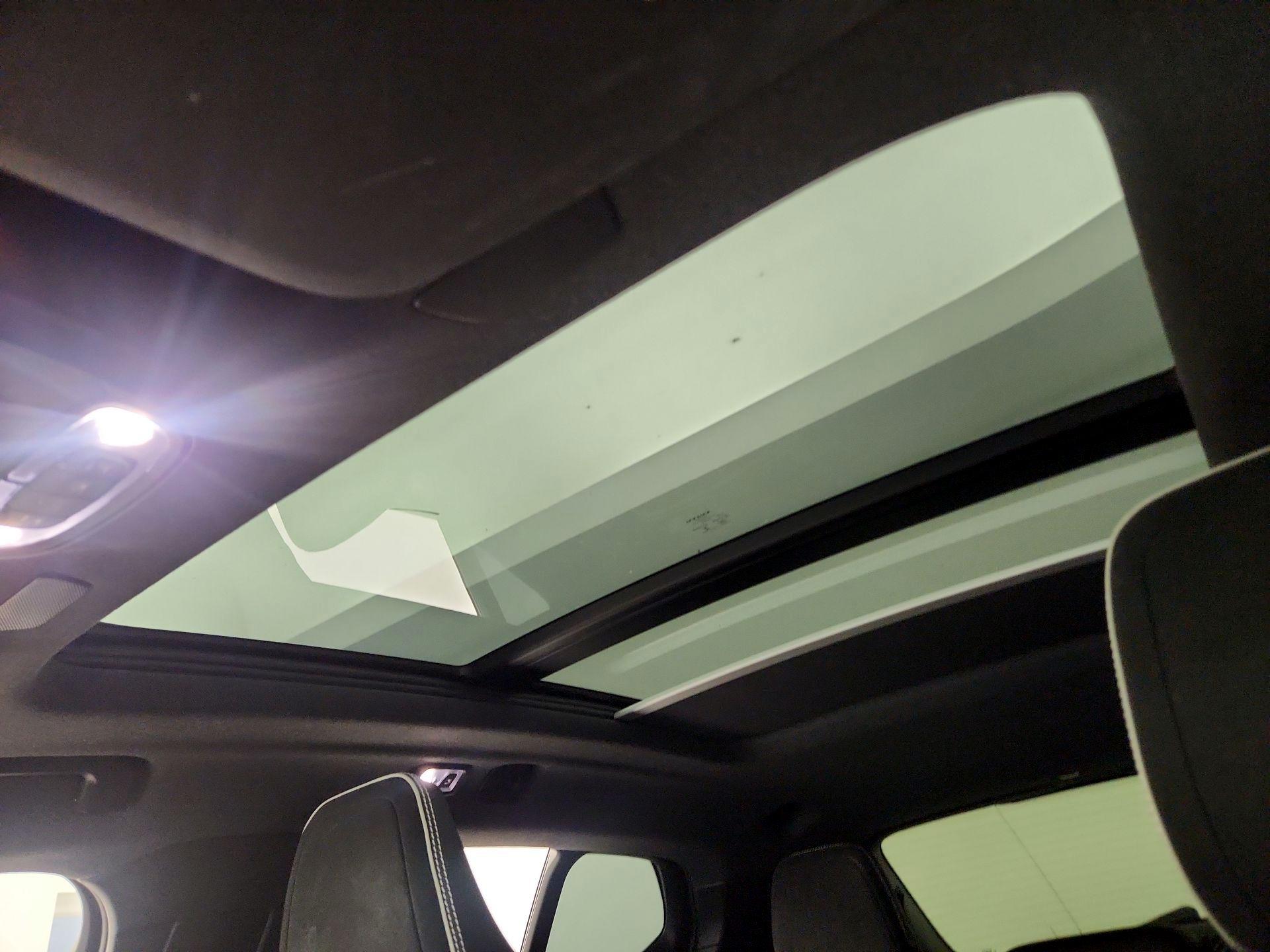 Thumbnail: 2021 Volvo XC40 - 20