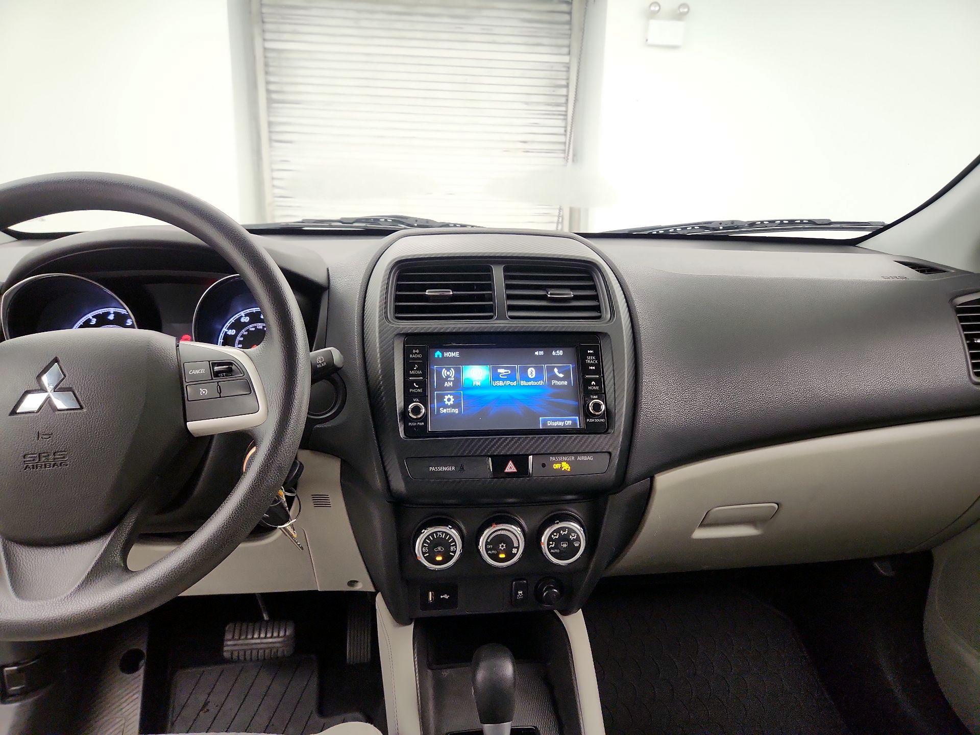 Thumbnail: 2019 Mitsubishi Outlander Sport - 9