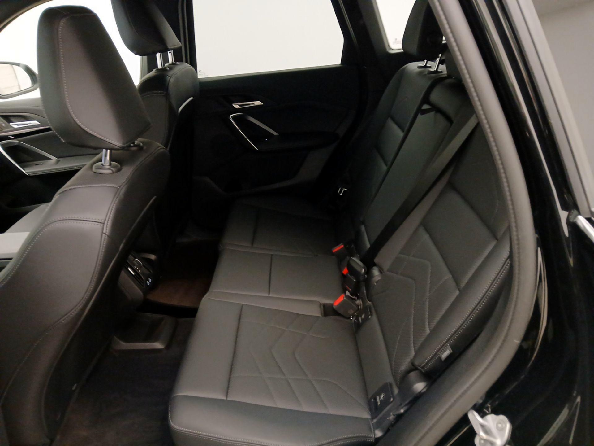 Thumbnail: 2025 BMW X1 - 19