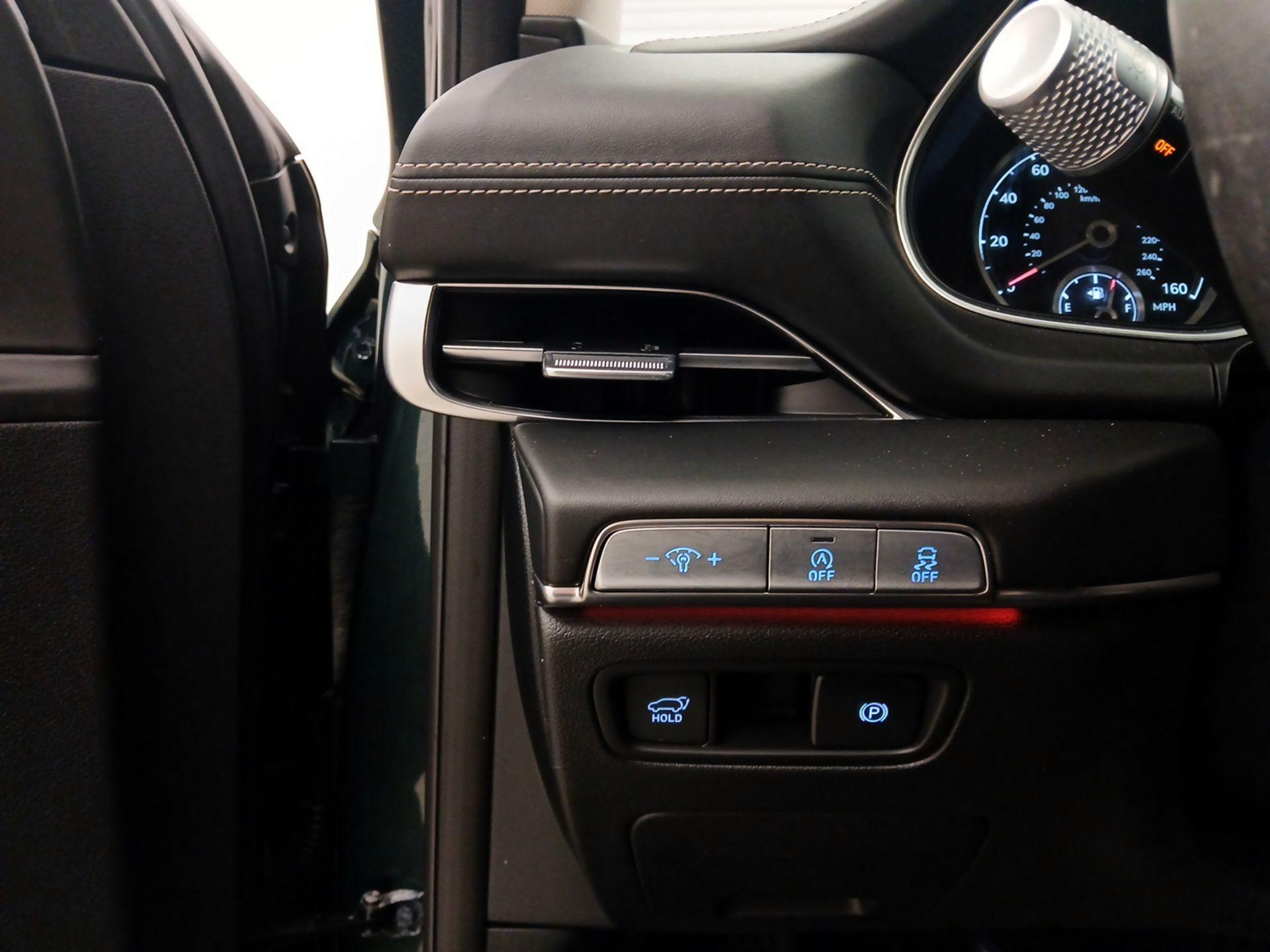 Thumbnail: 2022 Genesis GV80 - 13