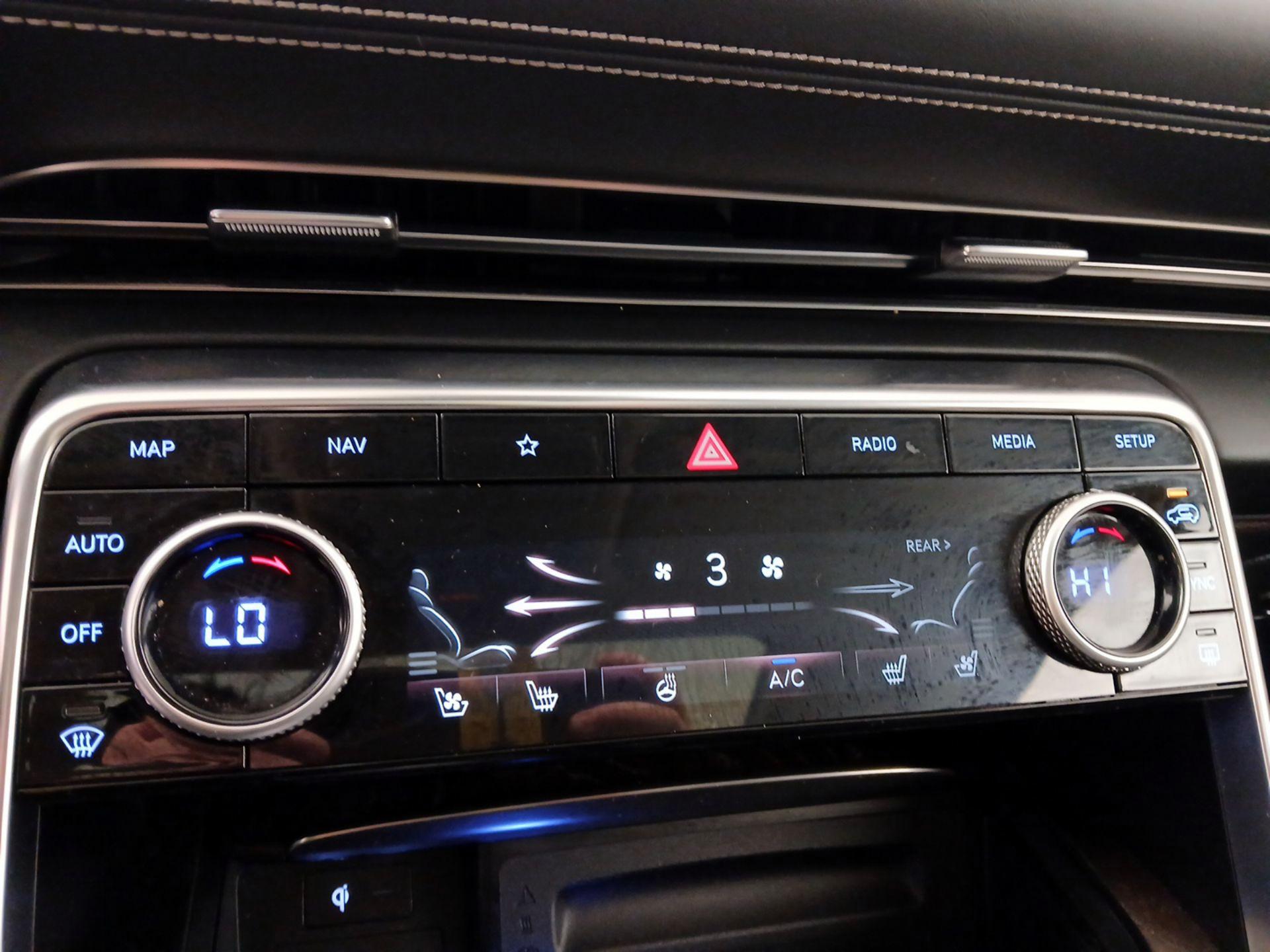 Thumbnail: 2022 Genesis GV80 - 17