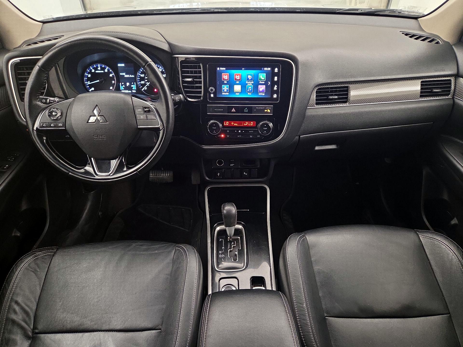 Thumbnail: 2019 Mitsubishi Outlander - 9