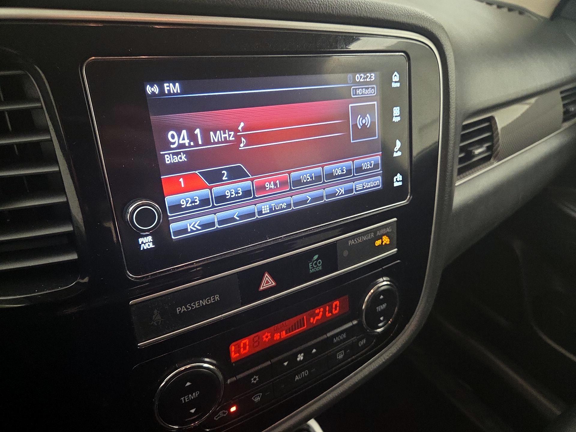 Thumbnail: 2019 Mitsubishi Outlander - 15