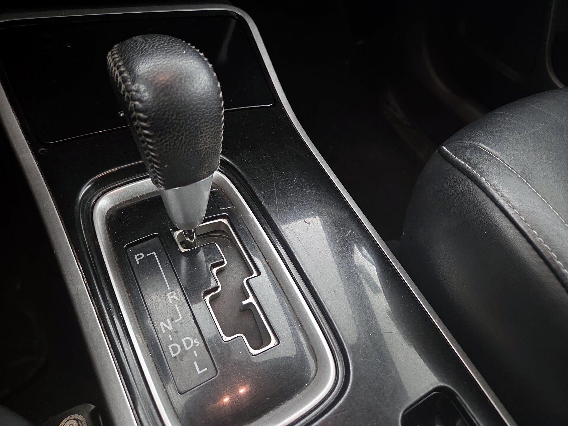 Thumbnail: 2019 Mitsubishi Outlander - 17