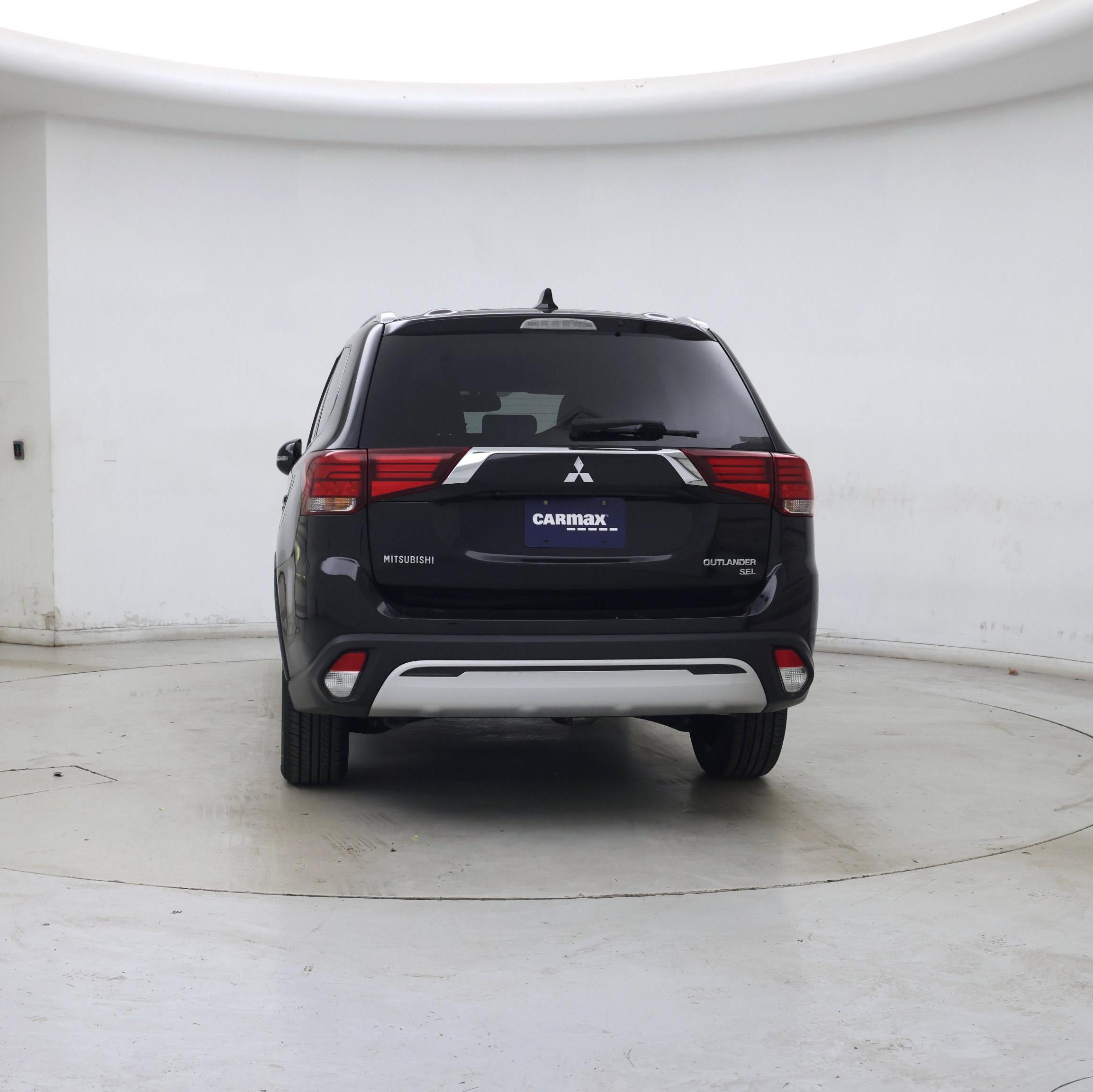 Thumbnail: 2019 Mitsubishi Outlander - 6