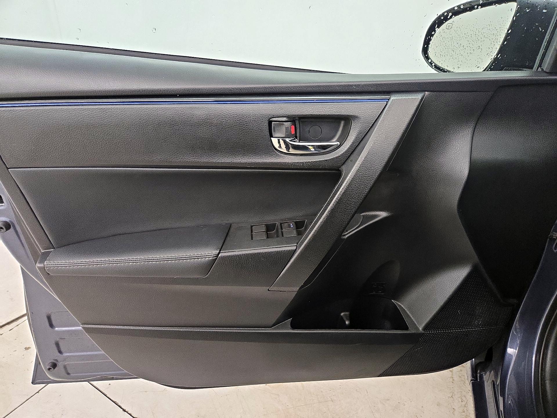 Thumbnail: 2018 Toyota Corolla - 12