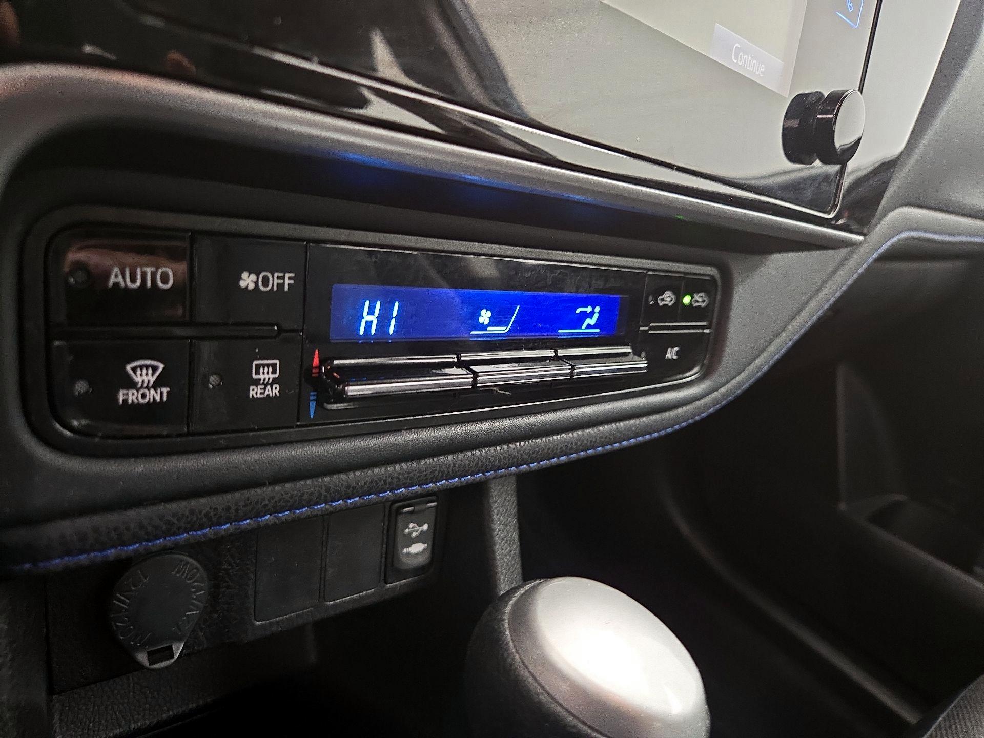 Thumbnail: 2018 Toyota Corolla - 16