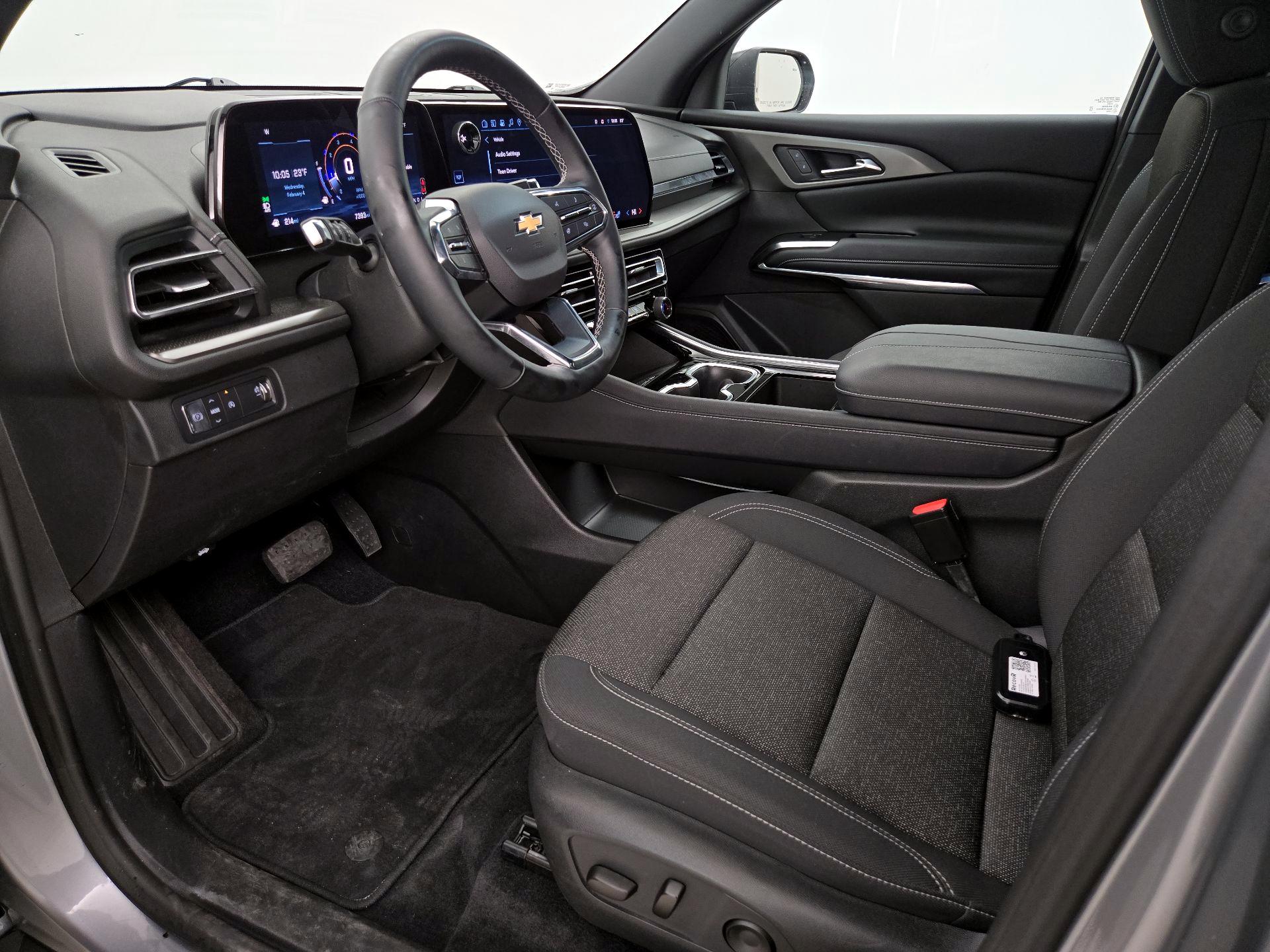 Thumbnail: 2025 Chevrolet Traverse - 11