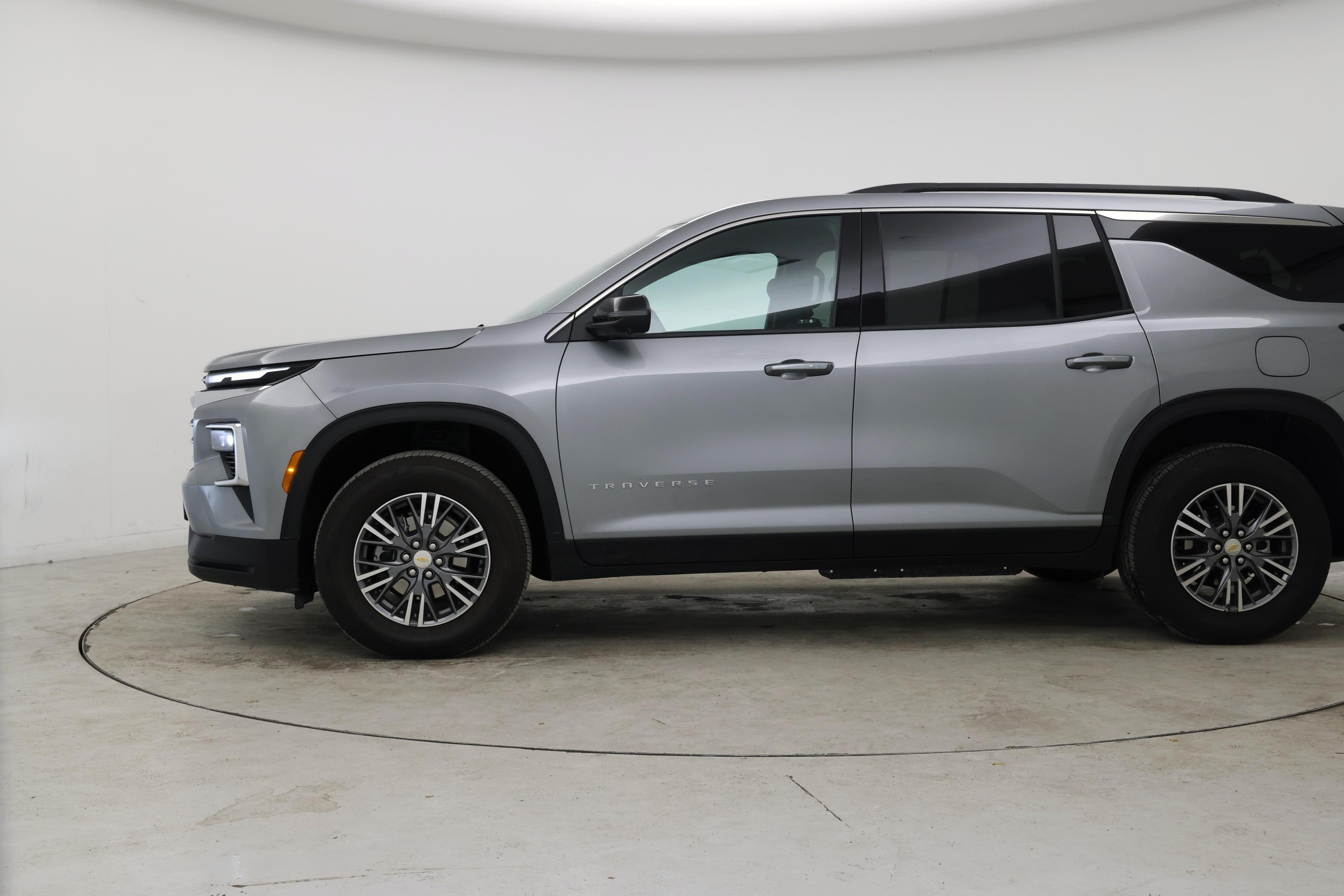 Thumbnail: 2025 Chevrolet Traverse - 3