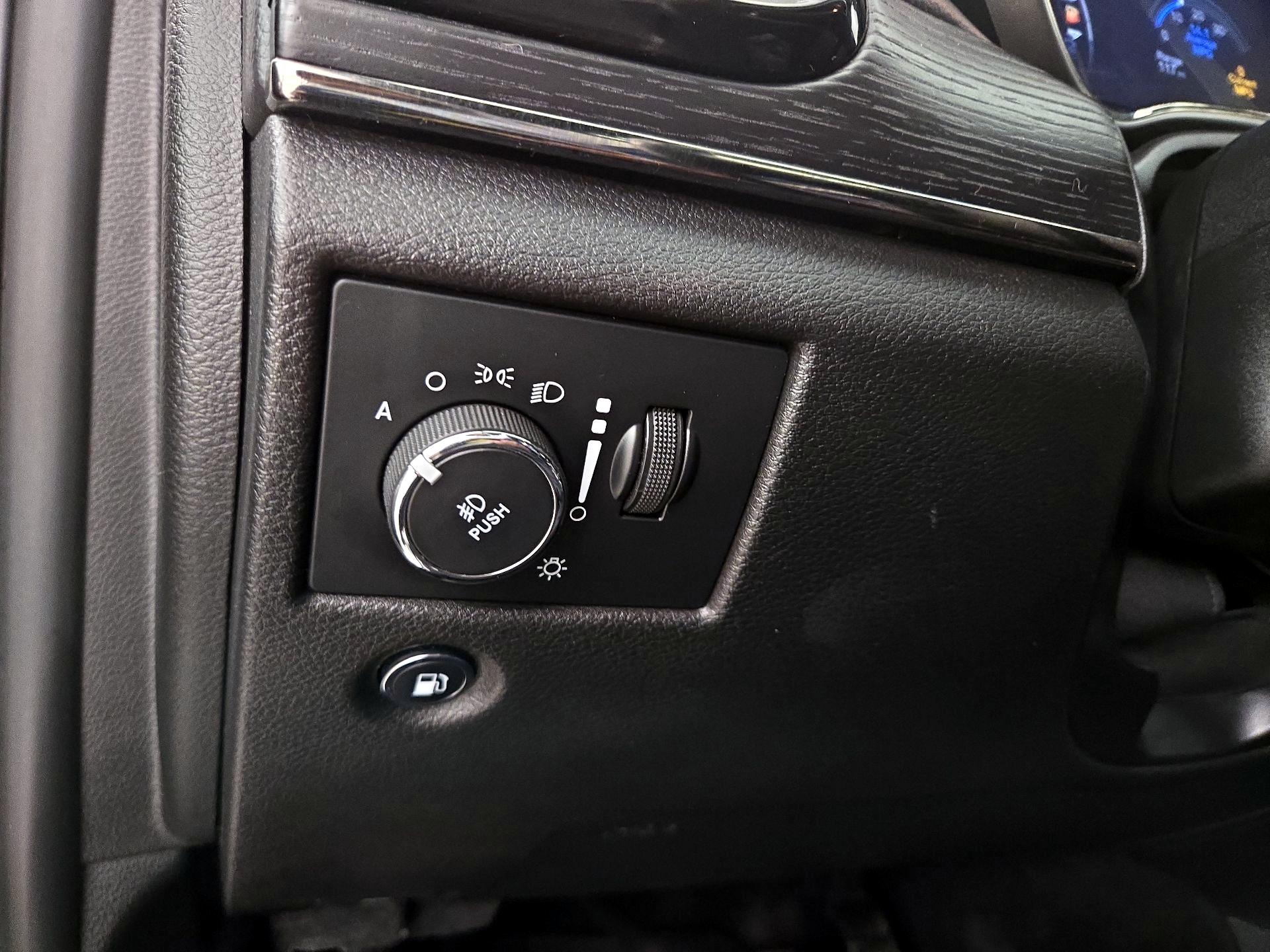 Thumbnail: 2019 Jeep Grand Cherokee - 13