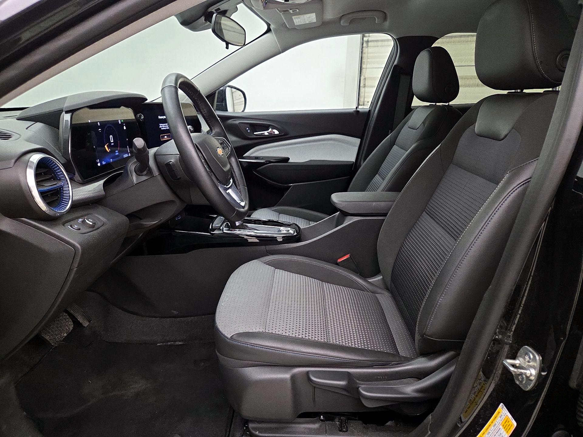 Thumbnail: 2025 Chevrolet Trax - 11