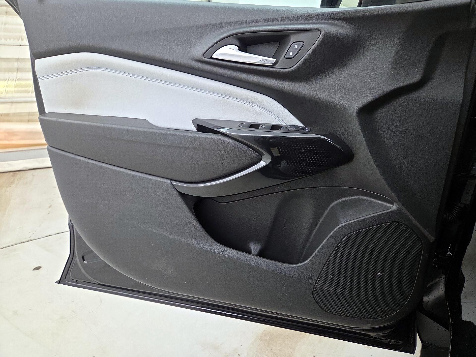 Thumbnail: 2025 Chevrolet Trax - 12