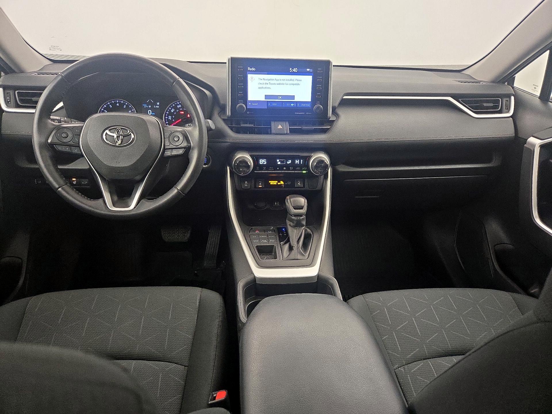 Thumbnail: 2019 Toyota RAV4 - 9