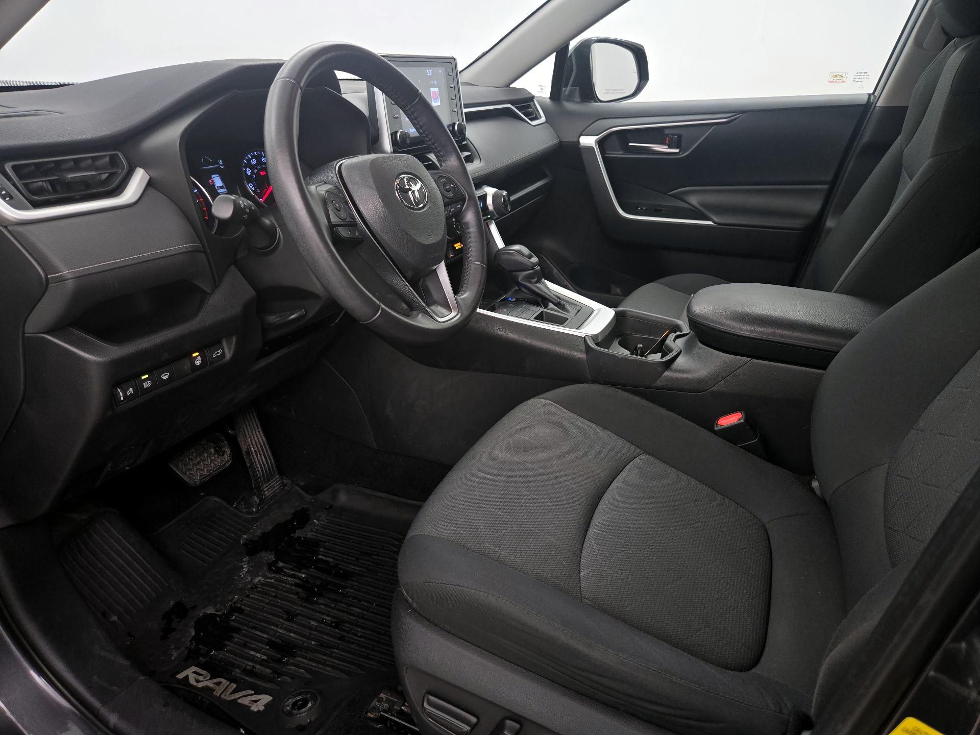 Thumbnail: 2019 Toyota RAV4 - 11