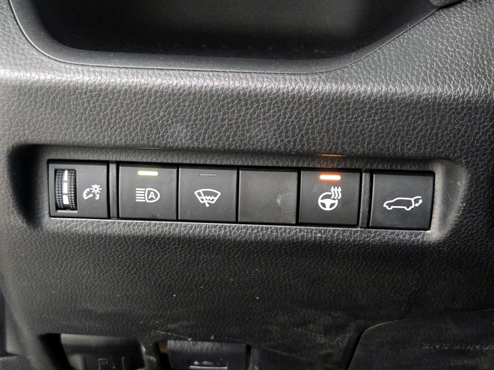 Thumbnail: 2019 Toyota RAV4 - 13