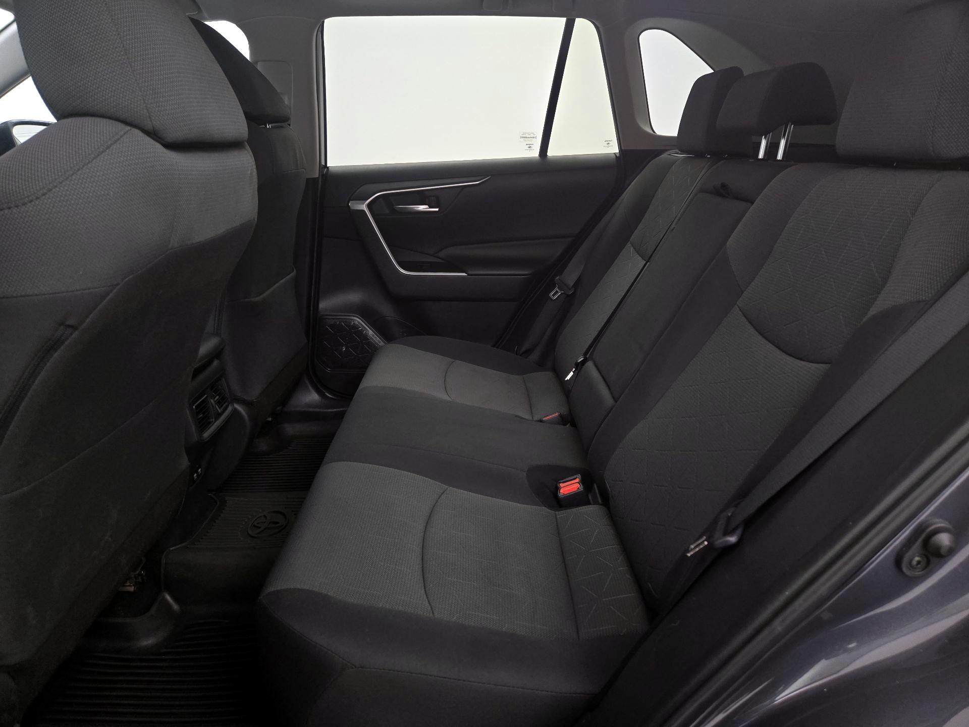 Thumbnail: 2019 Toyota RAV4 - 20