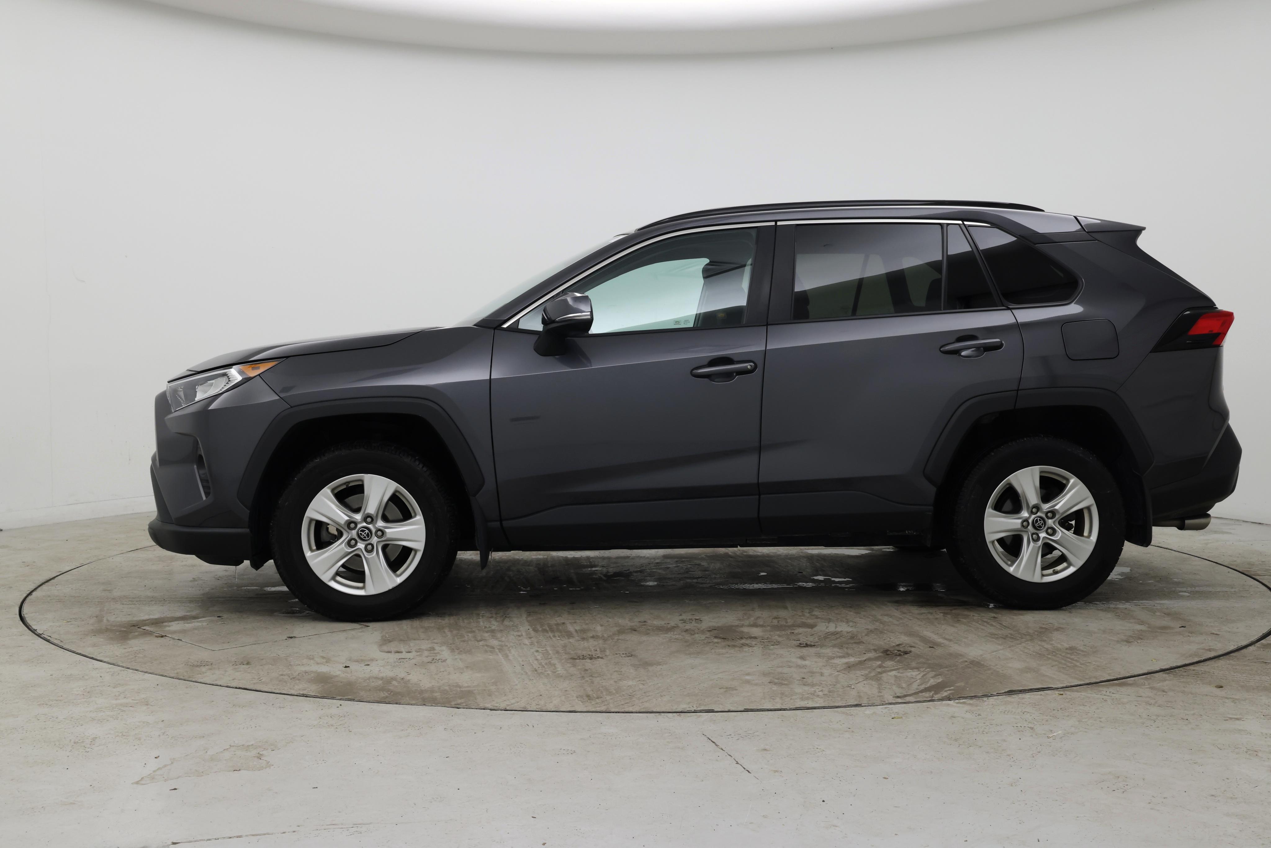Thumbnail: 2019 Toyota RAV4 - 3