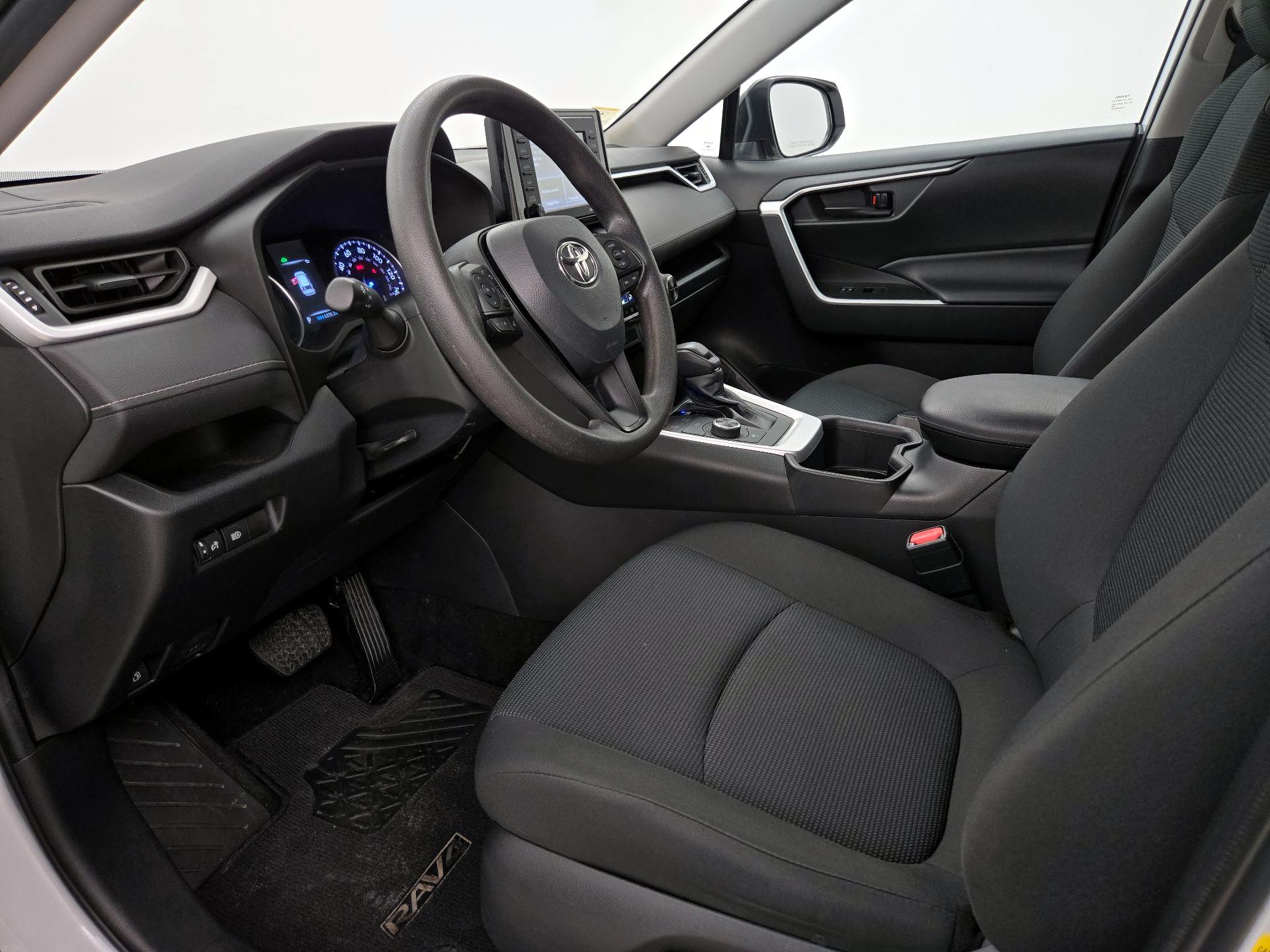 Thumbnail: 2022 Toyota RAV4 - 11