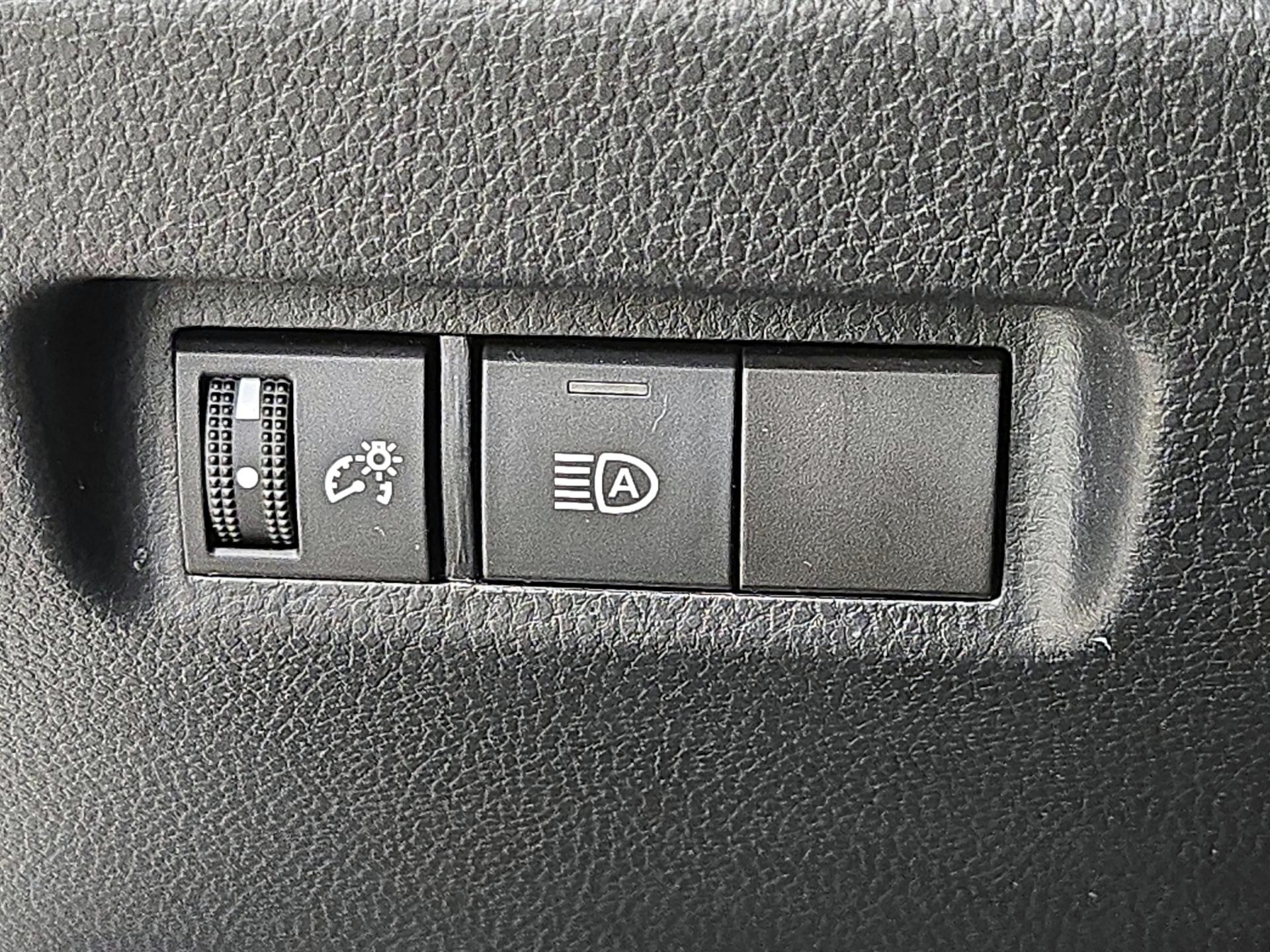 Thumbnail: 2022 Toyota RAV4 - 13