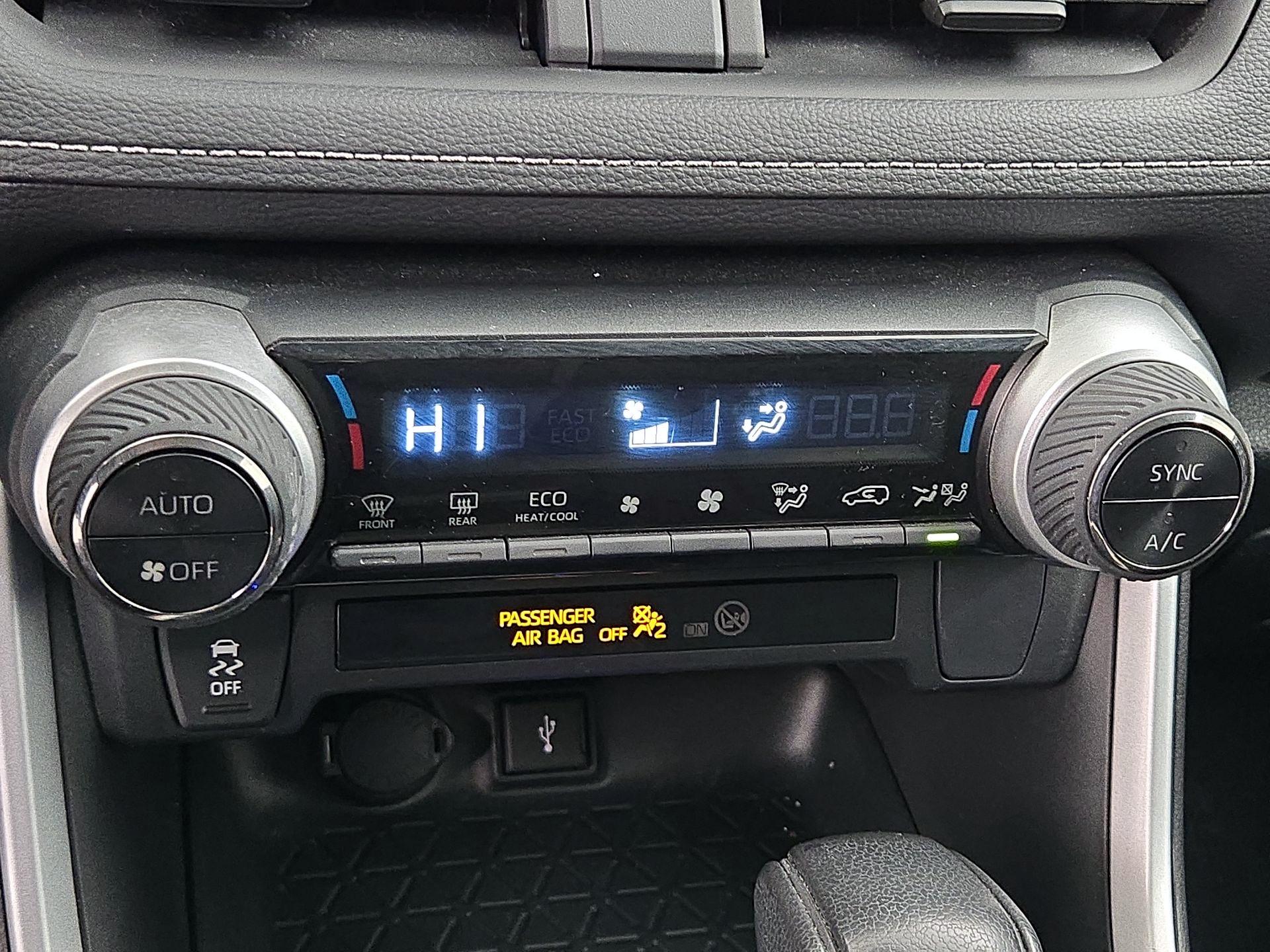 Thumbnail: 2022 Toyota RAV4 - 16