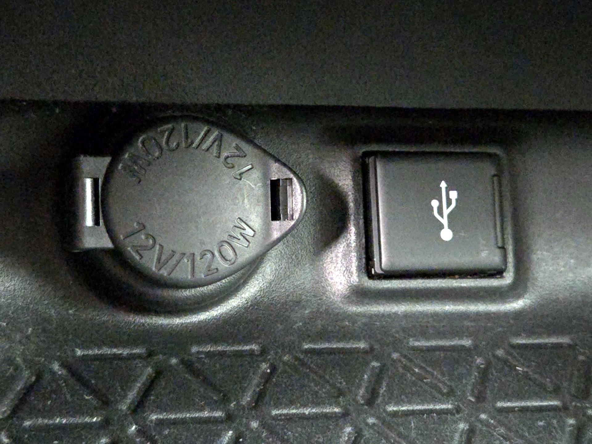 Thumbnail: 2022 Toyota RAV4 - 18