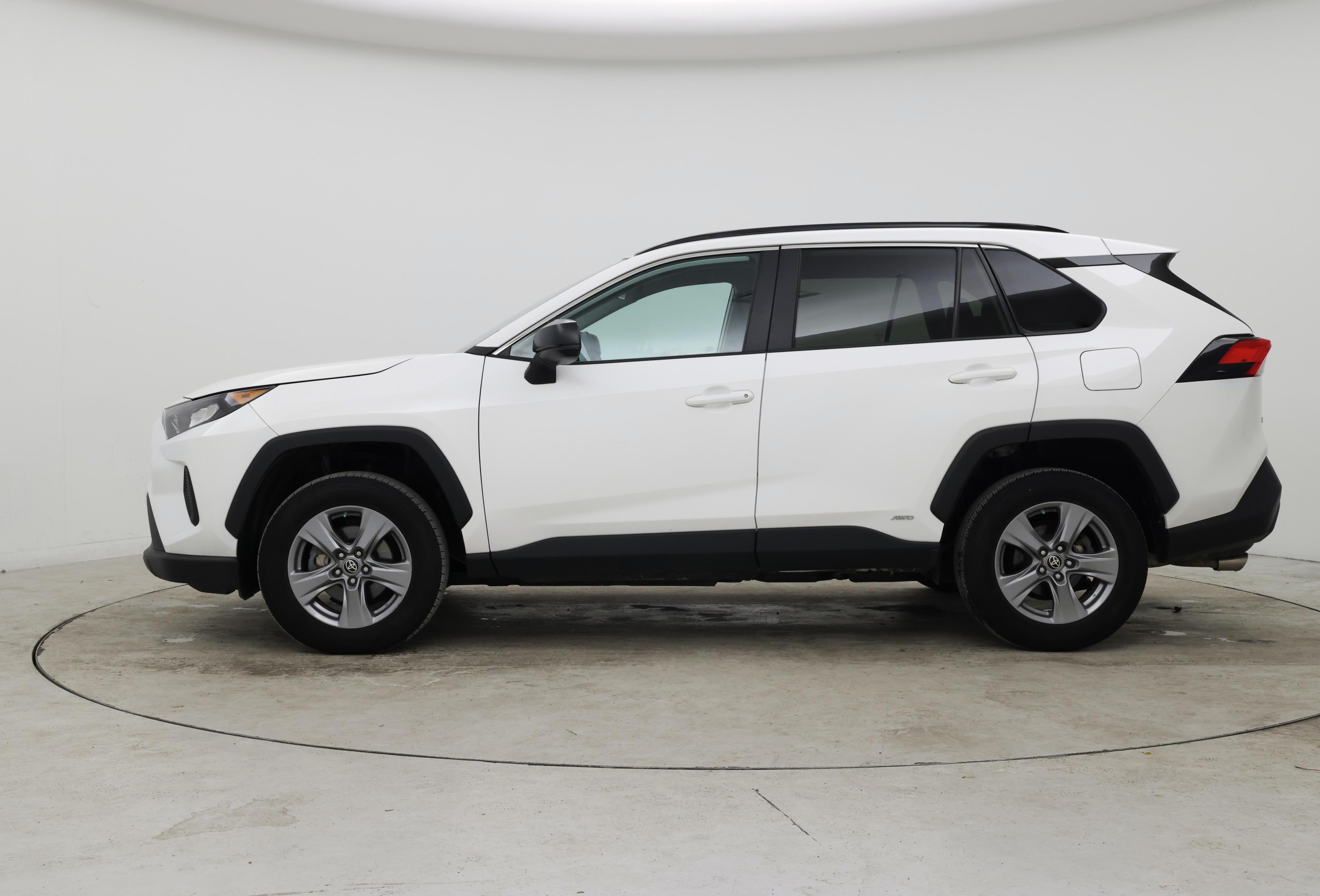 Thumbnail: 2022 Toyota RAV4 - 3