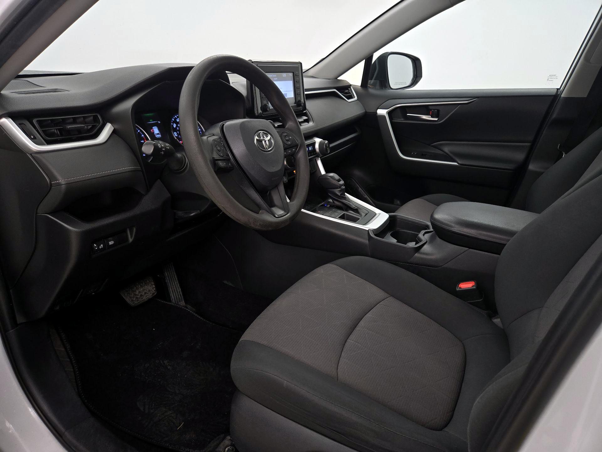 Thumbnail: 2019 Toyota RAV4 - 11