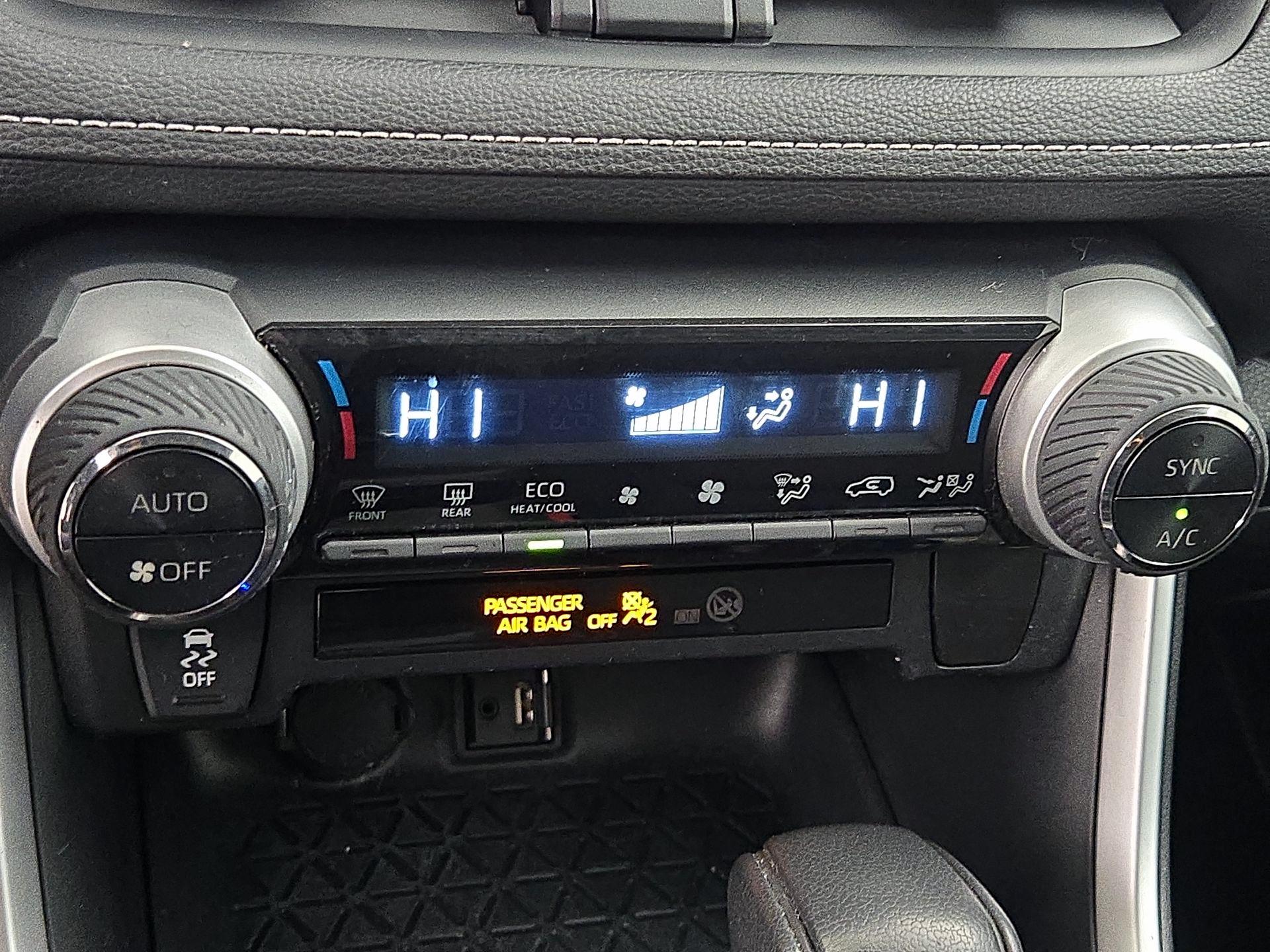 Thumbnail: 2019 Toyota RAV4 - 16