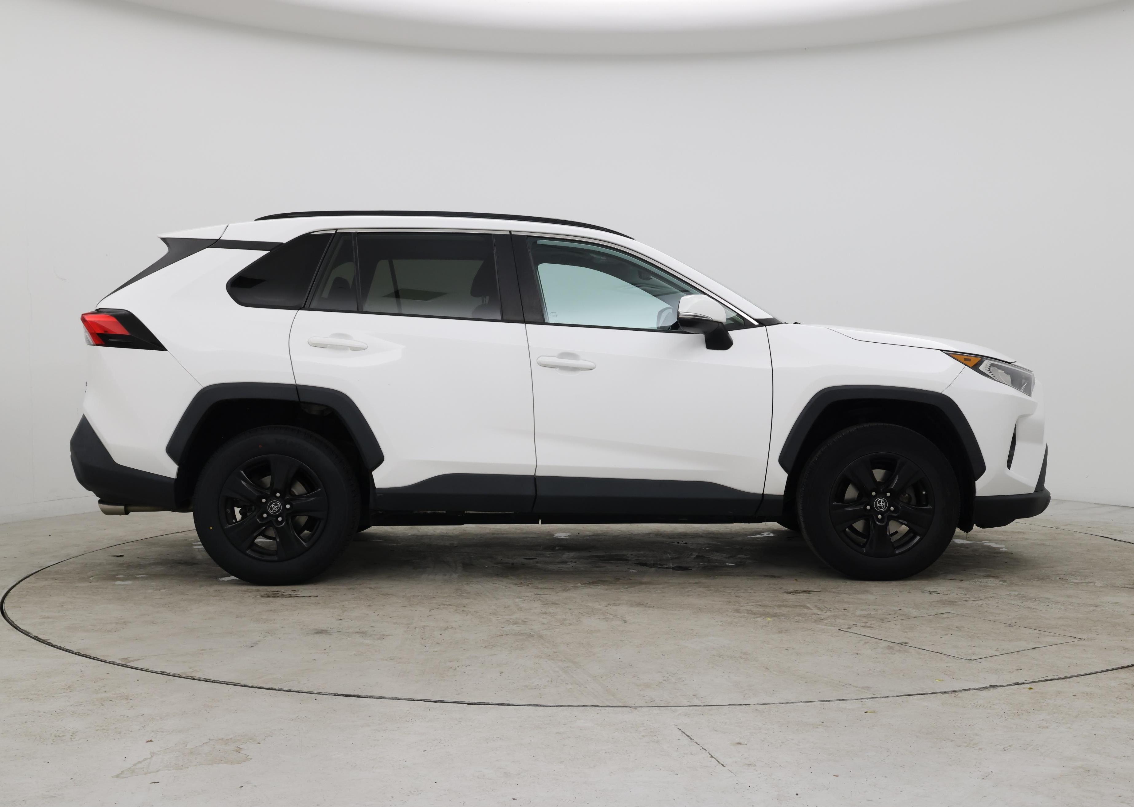 Thumbnail: 2019 Toyota RAV4 - 7