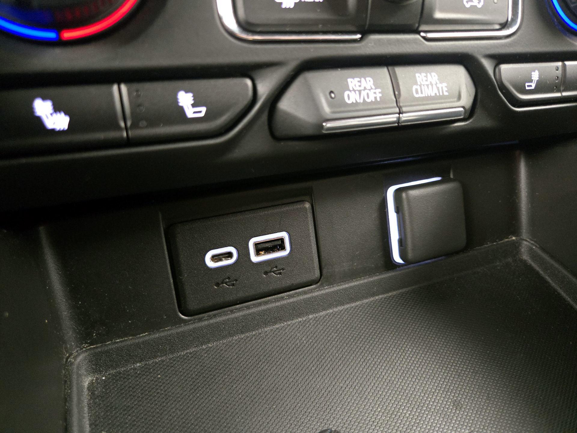 Thumbnail: 2022 Chevrolet Tahoe - 18