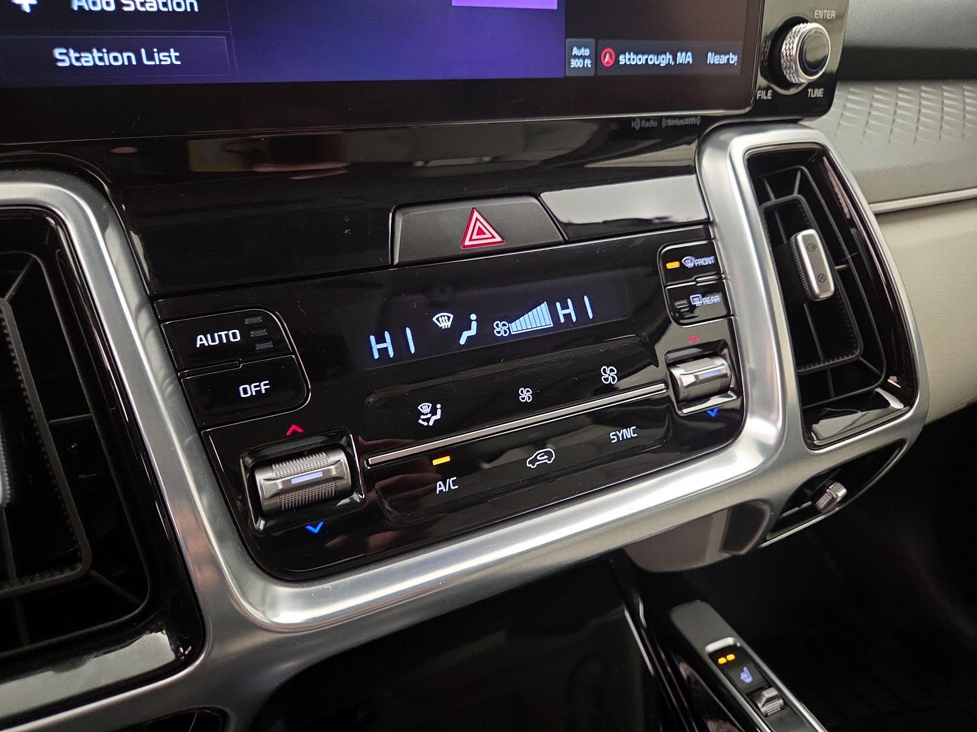 Thumbnail: 2022 Kia Sorento - 17