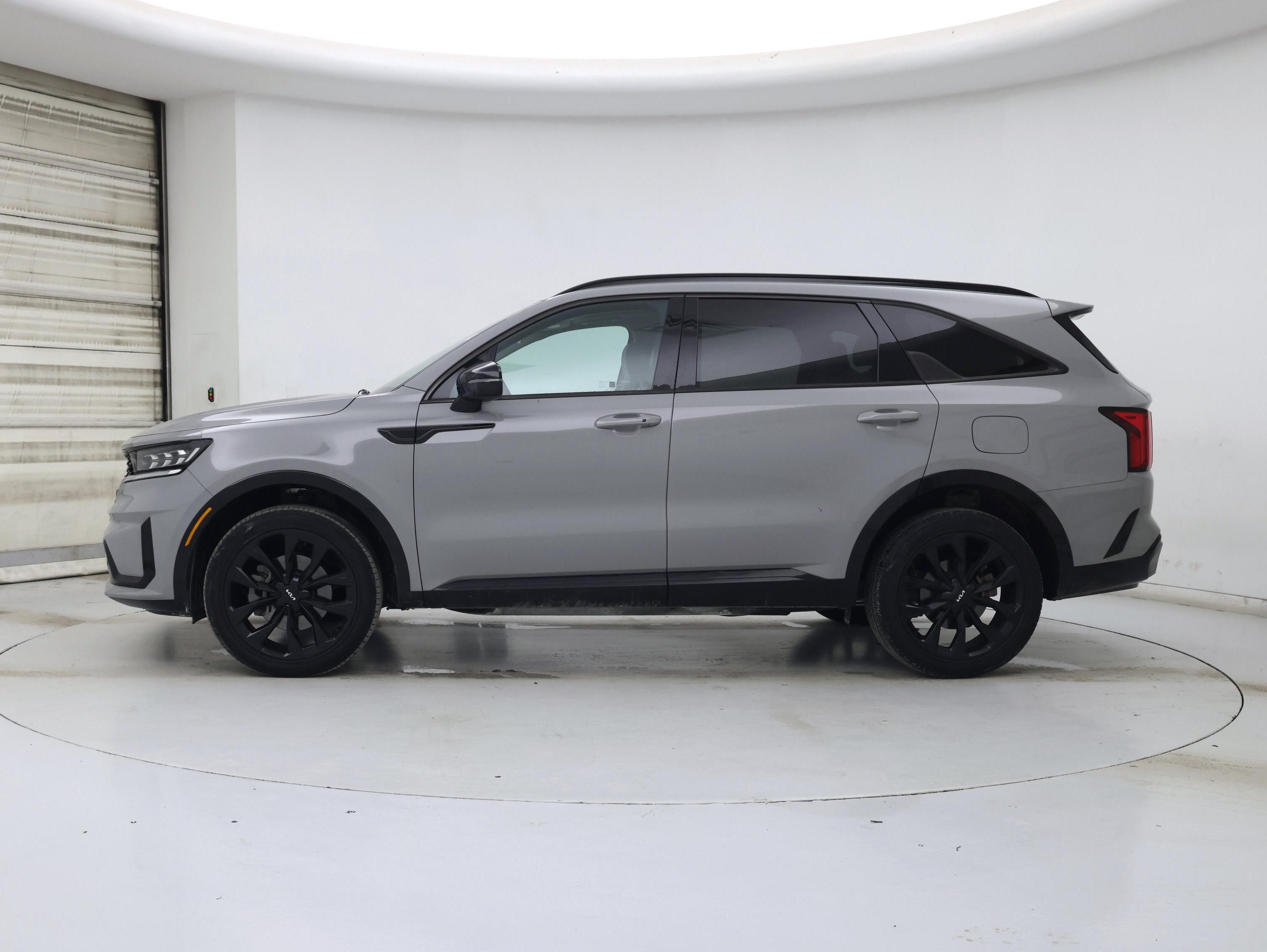 Thumbnail: 2022 Kia Sorento - 3